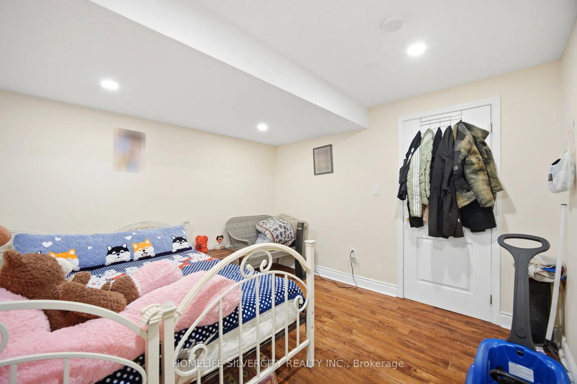 Photo 44 of 5 Baffin Crescent, Brampton, Northwest Brampton — HOMEH