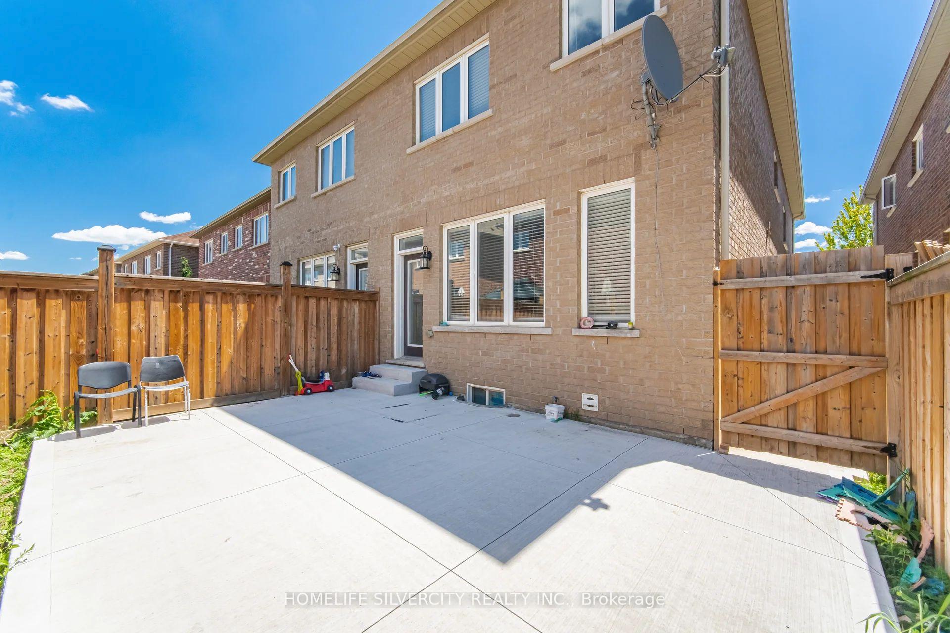 Photo 49 of 5 Baffin Crescent, Brampton, Northwest Brampton — HOMEH