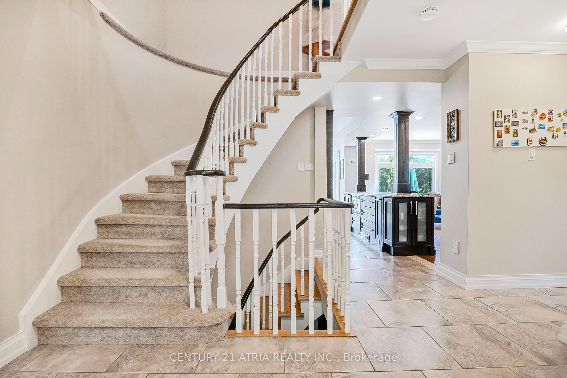 Photo 4 of 57 Ashfield Drive, Richmond Hill, Oak Ridges Lake Wilcox — HOMEH