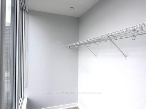 Photo 10 of Unit 707, 72 Esther Shiner Boulevard, North York, Bayview Village — HOMEH