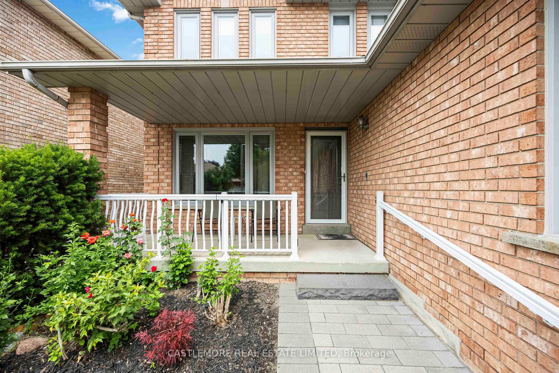 Photo 2 of 119 Spring Town Road, Vaughan, East Woodbridge — HOMEH