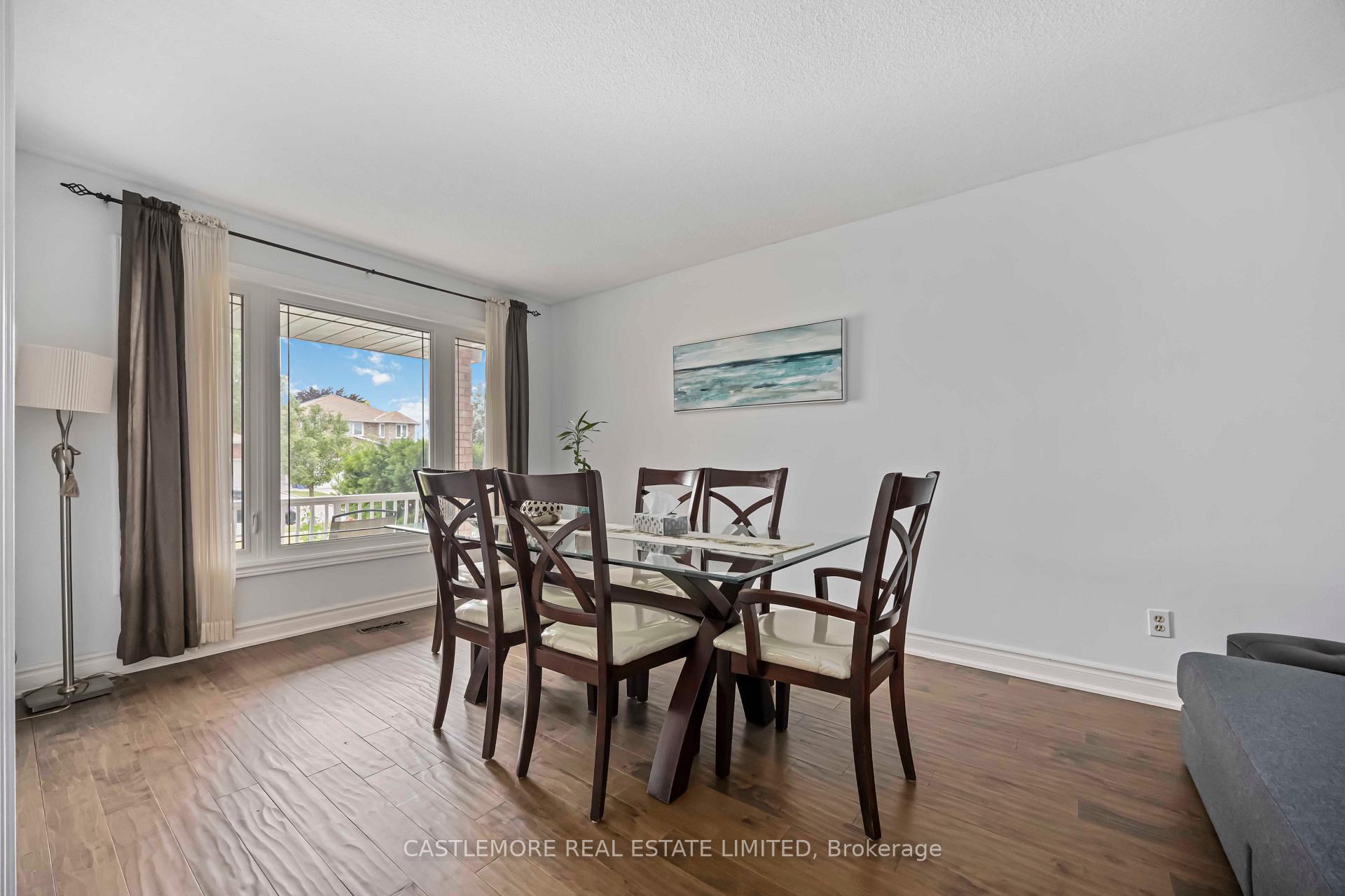 Photo 5 of 119 Spring Town Road, Vaughan, East Woodbridge — HOMEH