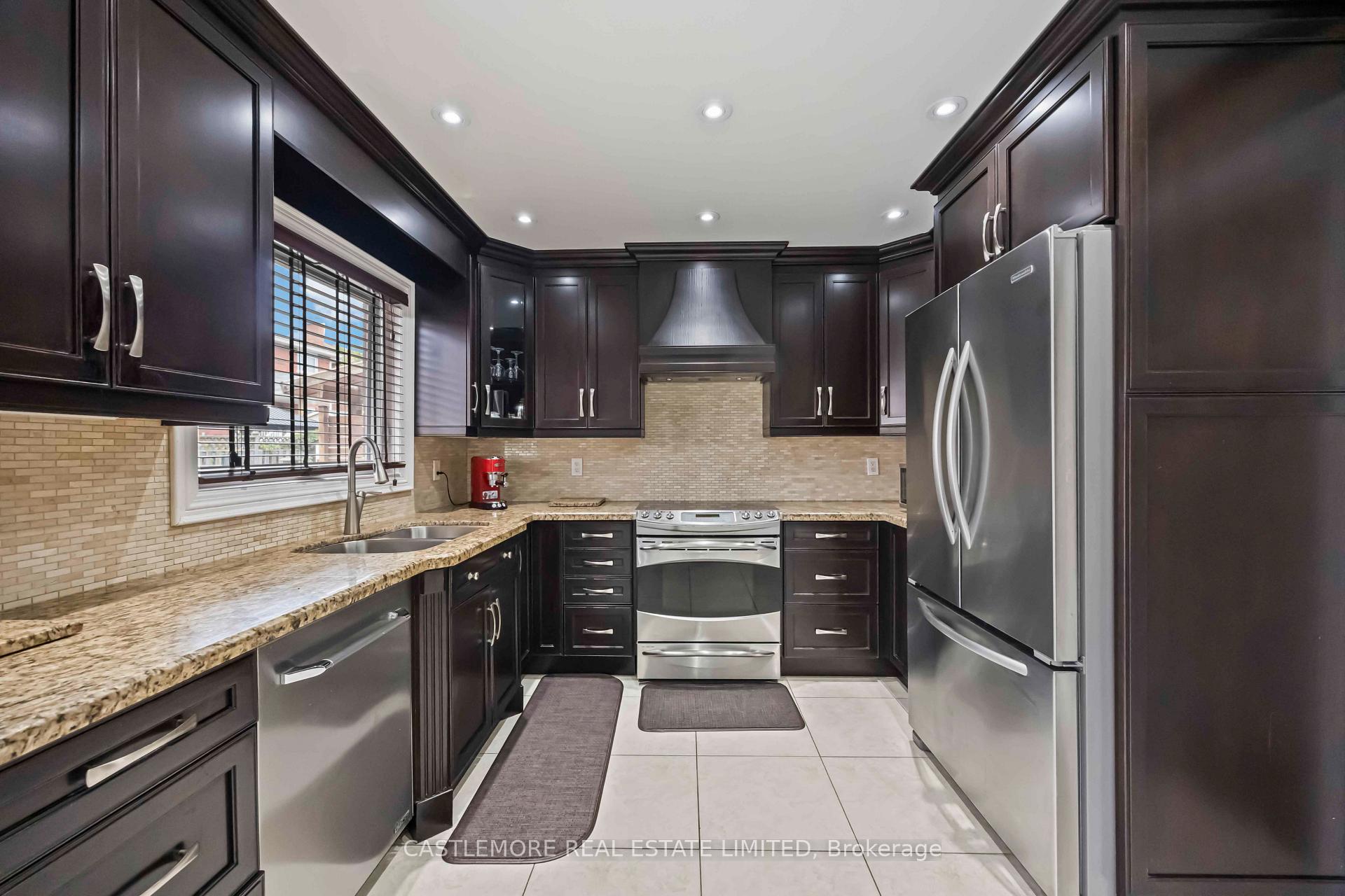 Photo 9 of 119 Spring Town Road, Vaughan, East Woodbridge — HOMEH