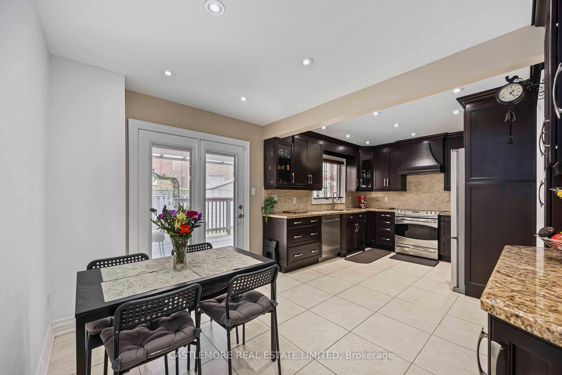 Photo 10 of 119 Spring Town Road, Vaughan, East Woodbridge — HOMEH