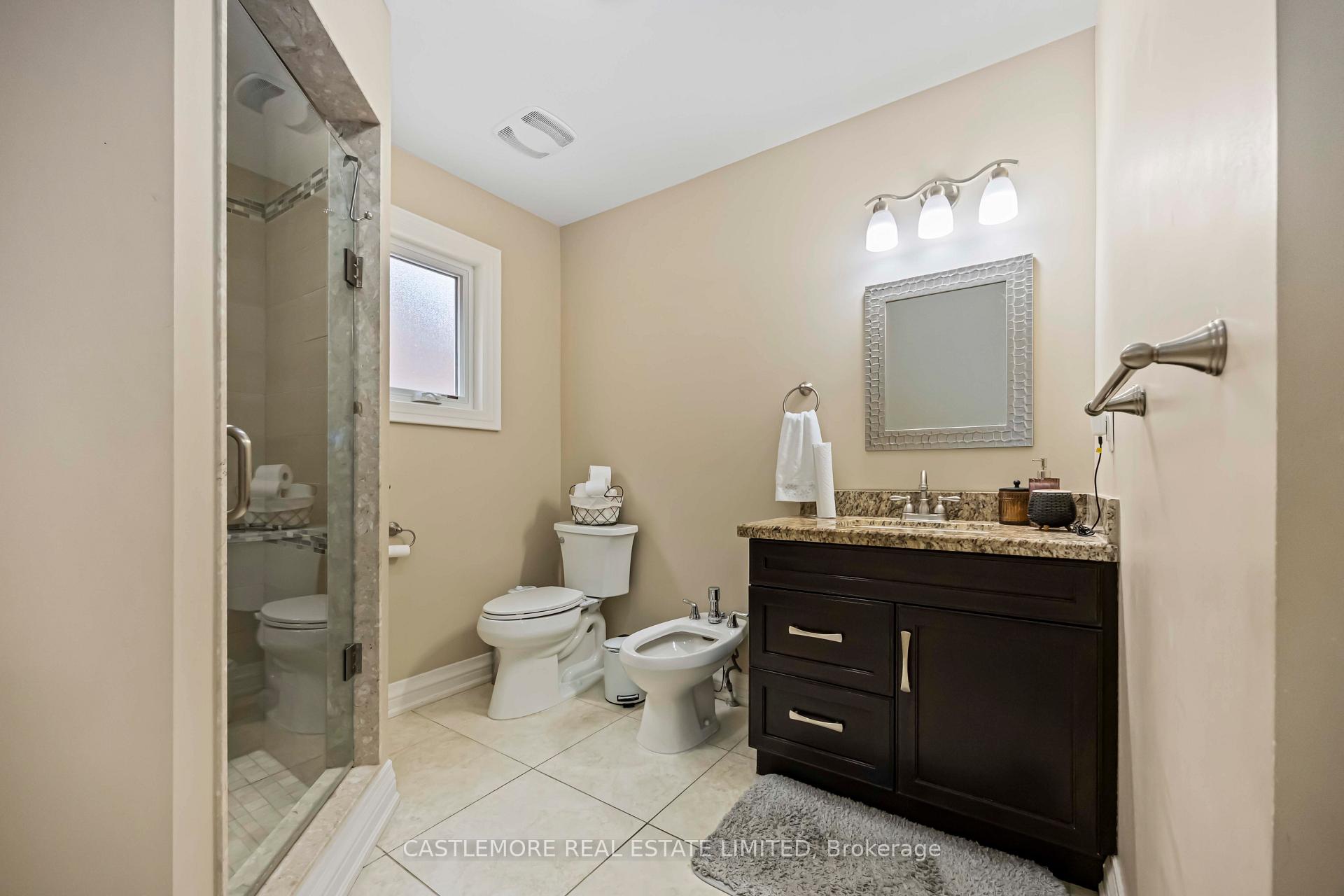 Photo 13 of 119 Spring Town Road, Vaughan, East Woodbridge — HOMEH