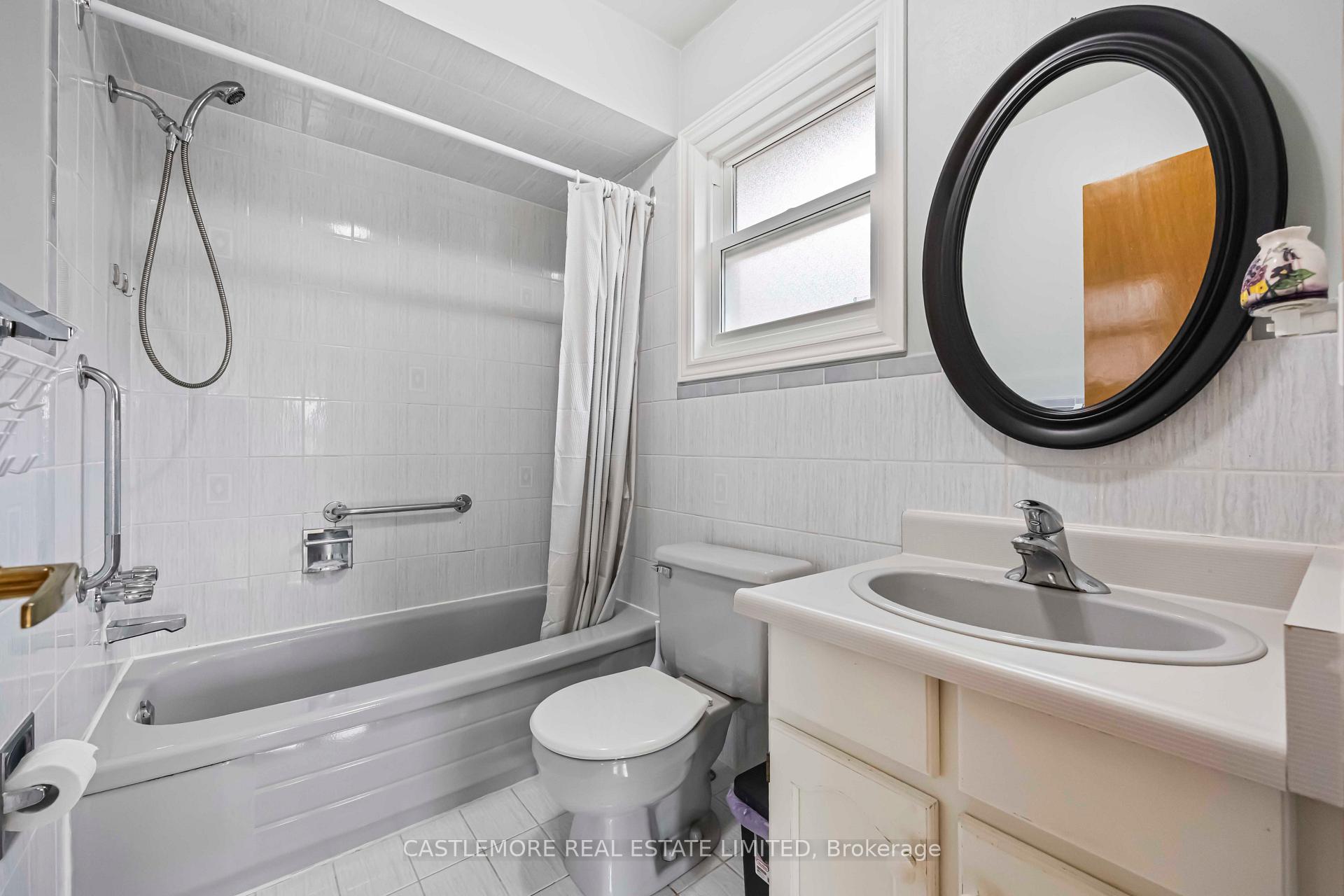 Photo 18 of 119 Spring Town Road, Vaughan, East Woodbridge — HOMEH