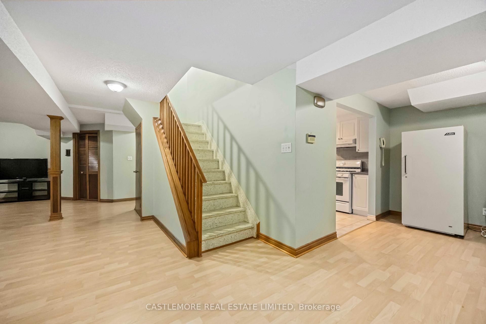 Photo 23 of 119 Spring Town Road, Vaughan, East Woodbridge — HOMEH