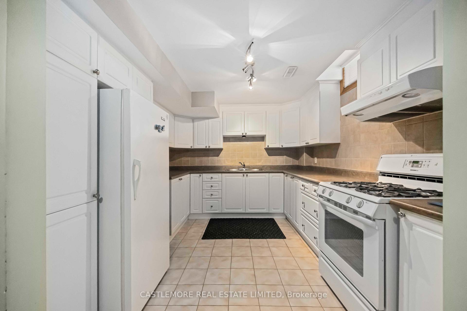 Photo 24 of 119 Spring Town Road, Vaughan, East Woodbridge — HOMEH