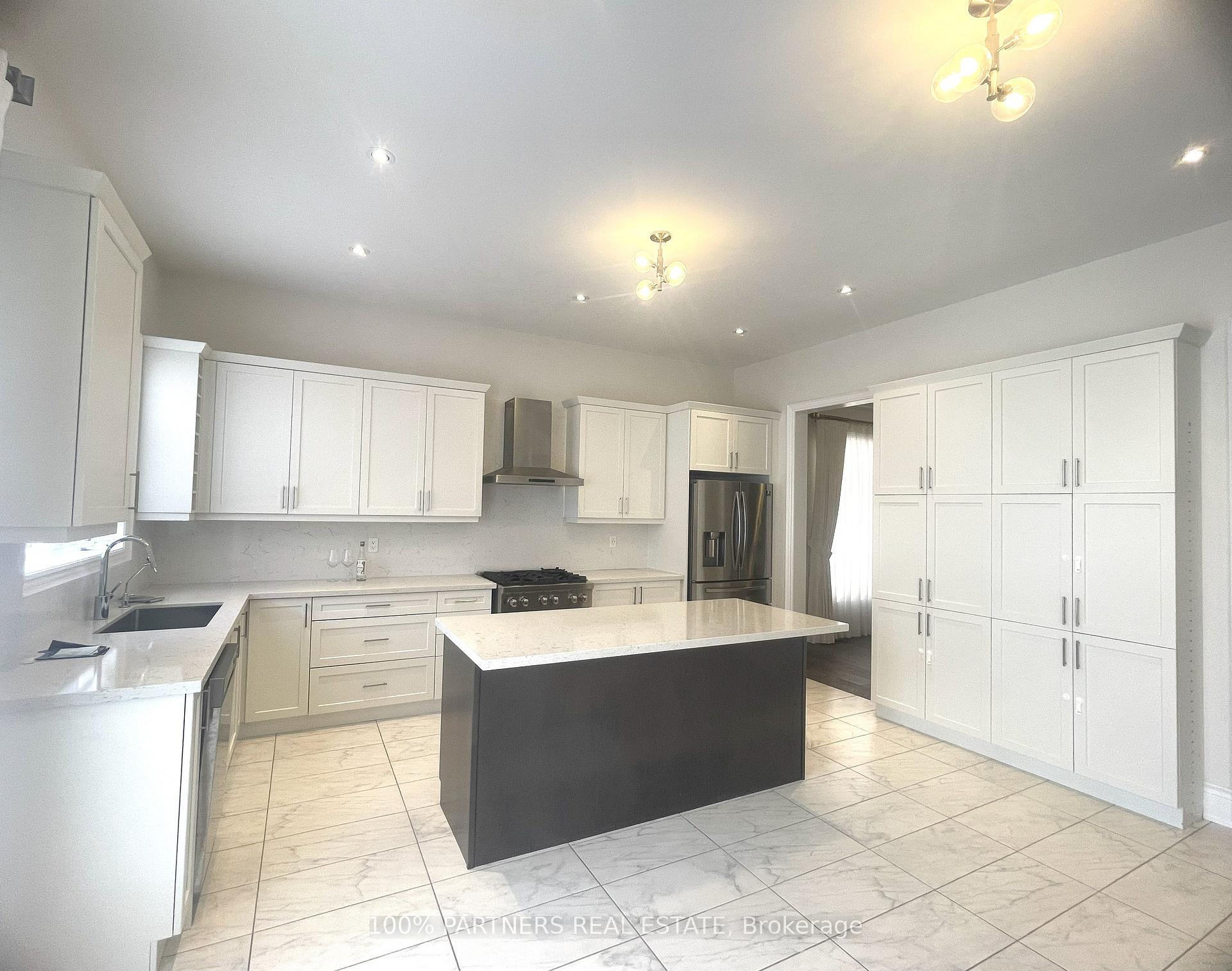 Photo 2 of 117 Botelho Circle E, Aurora, Bayview Southeast — HOMEH