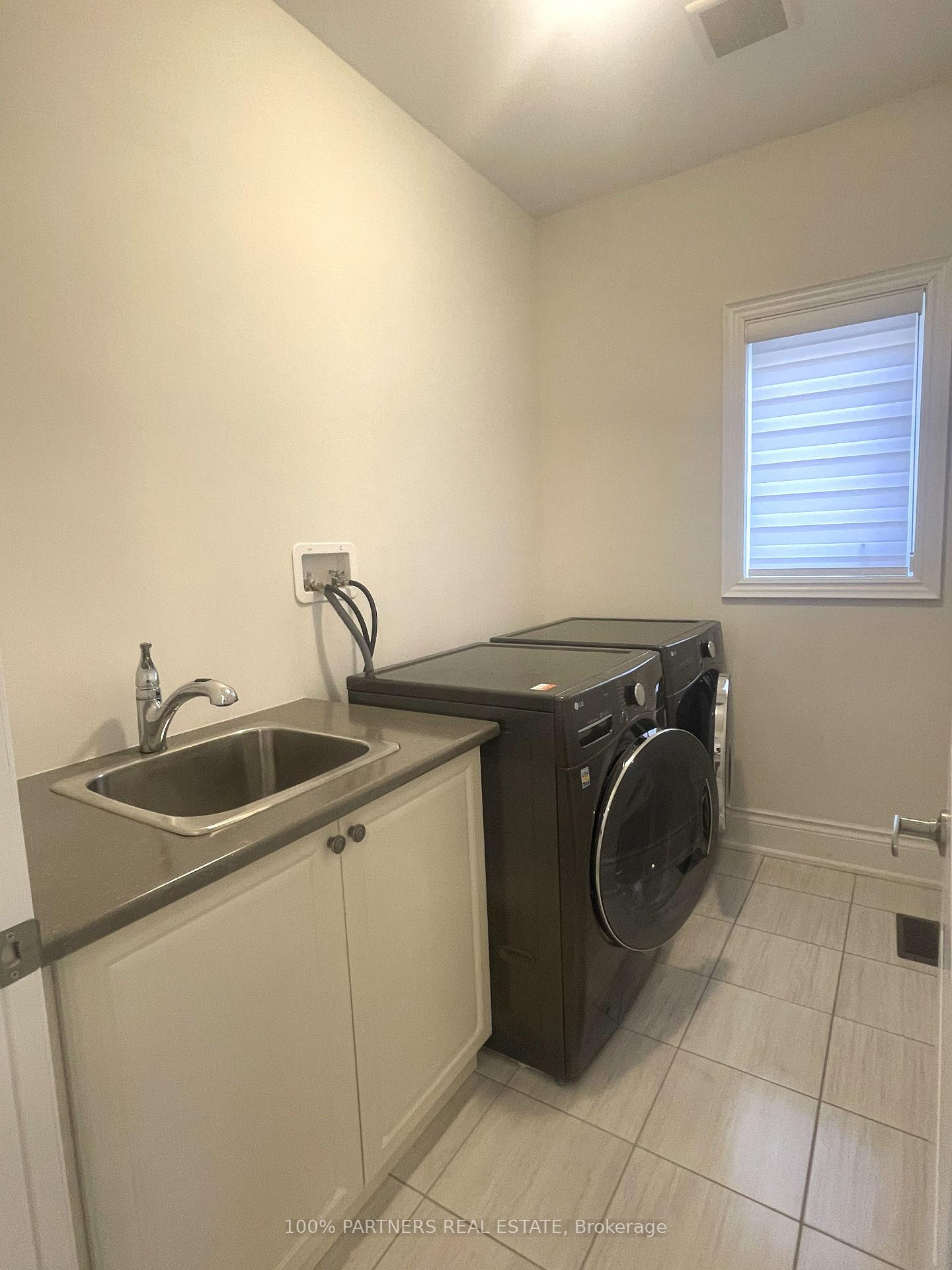 Photo 12 of 117 Botelho Circle E, Aurora, Bayview Southeast — HOMEH