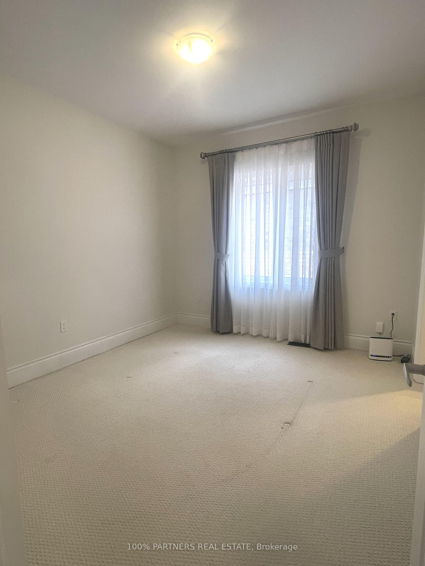 Photo 15 of 117 Botelho Circle E, Aurora, Bayview Southeast — HOMEH