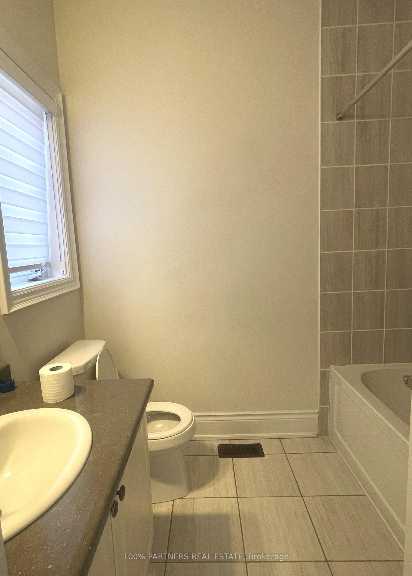 Photo 16 of 117 Botelho Circle E, Aurora, Bayview Southeast — HOMEH