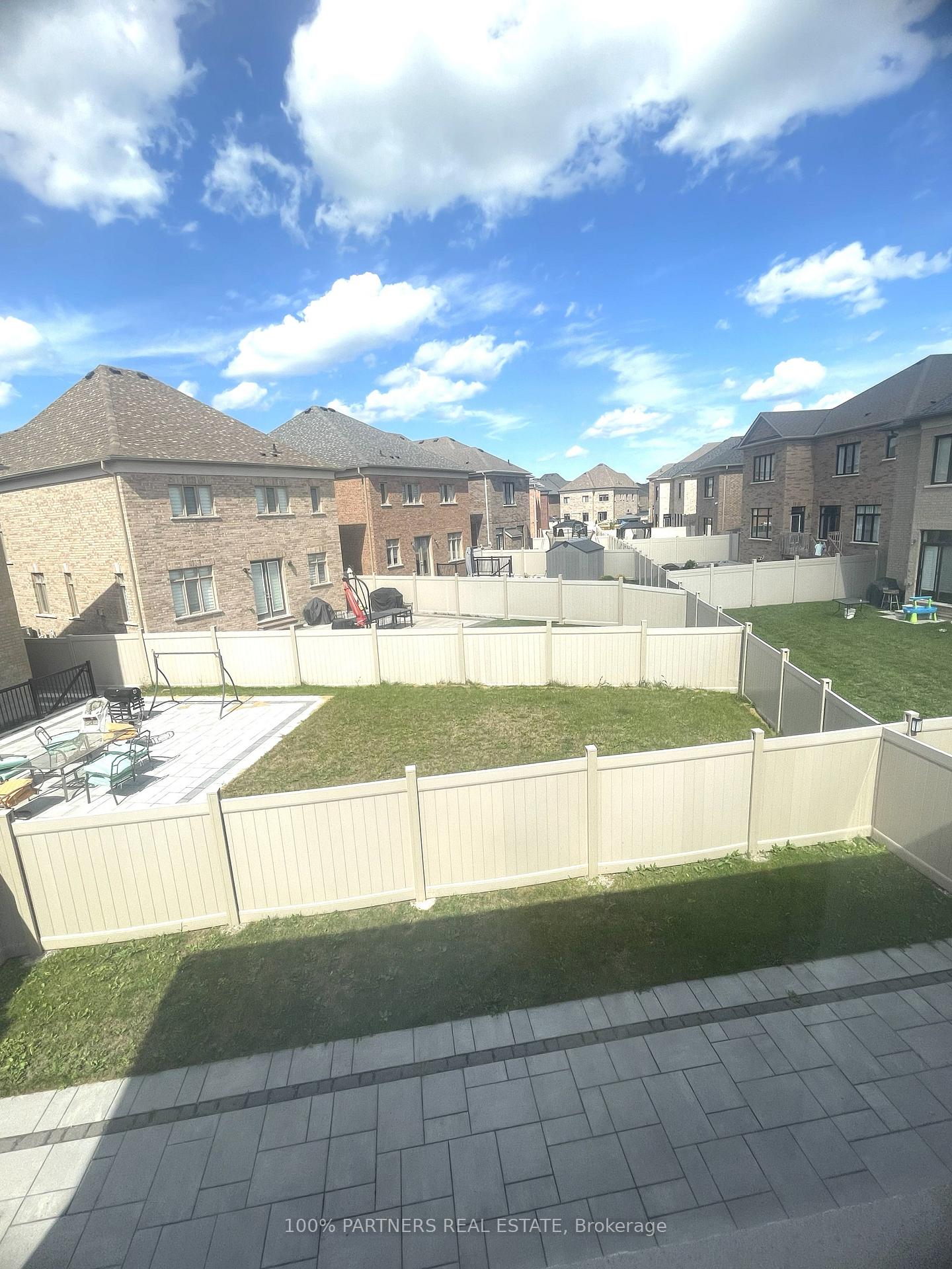 Photo 24 of 117 Botelho Circle E, Aurora, Bayview Southeast — HOMEH