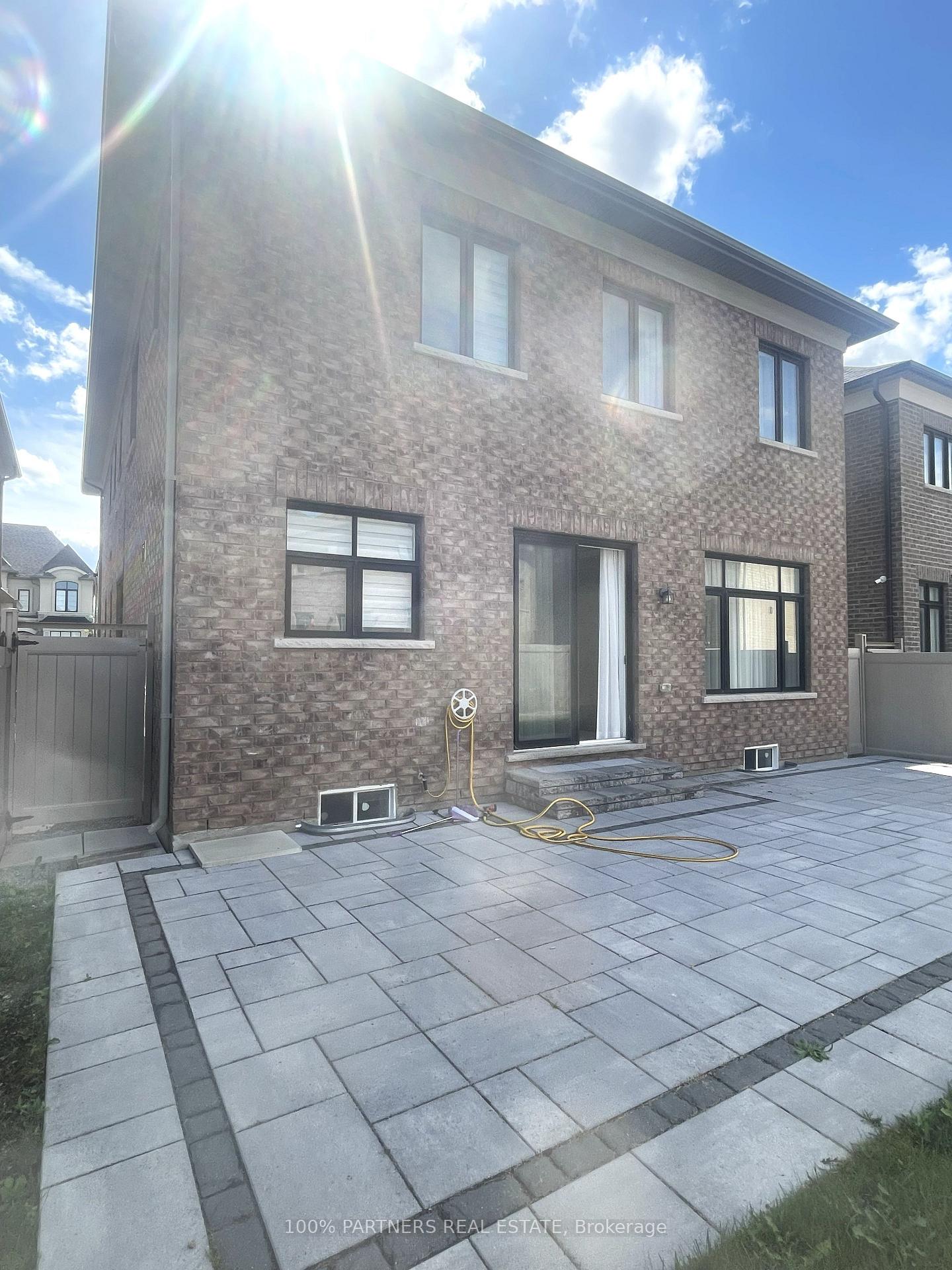 Photo 25 of 117 Botelho Circle E, Aurora, Bayview Southeast — HOMEH