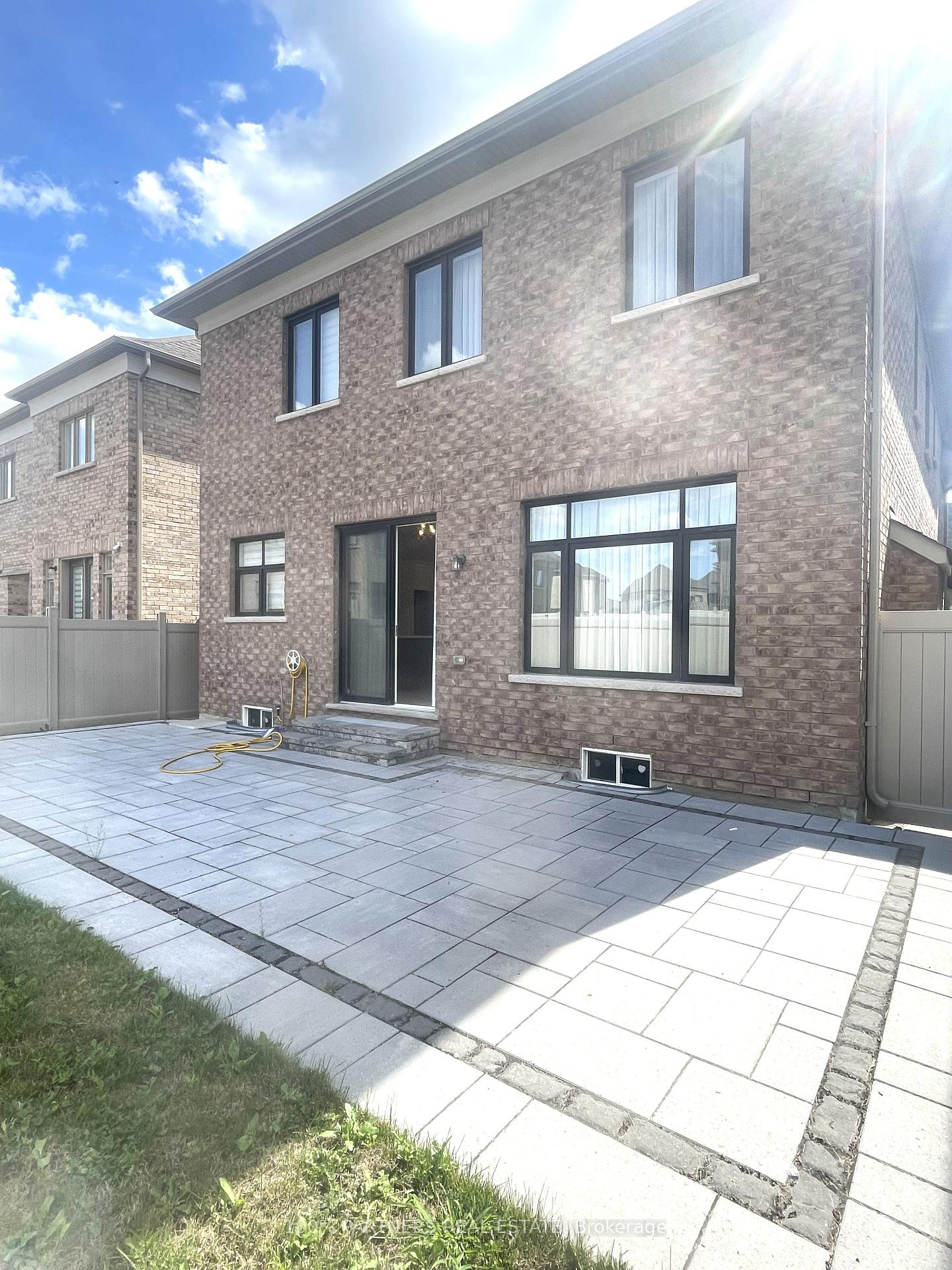 Photo 26 of 117 Botelho Circle E, Aurora, Bayview Southeast — HOMEH
