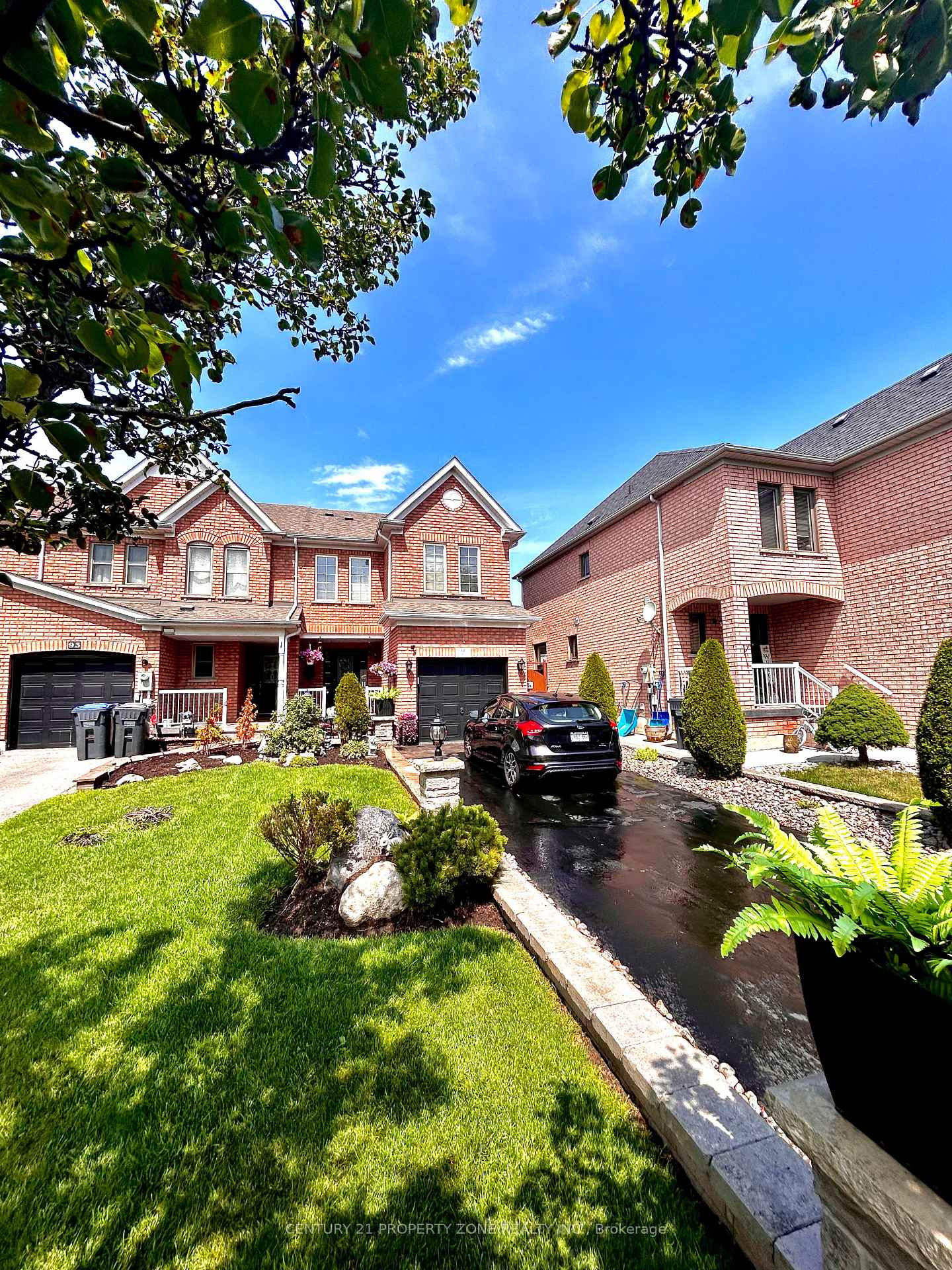 Photo 1 of 91 Monaco Court, Brampton, Fletcher's Meadow — HOMEH