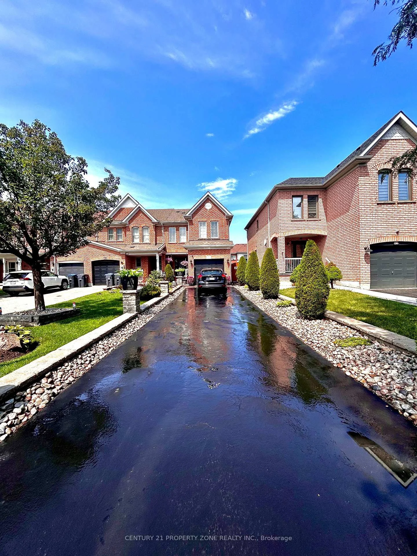 Photo 8 of 91 Monaco Court, Brampton, Fletcher's Meadow — HOMEH