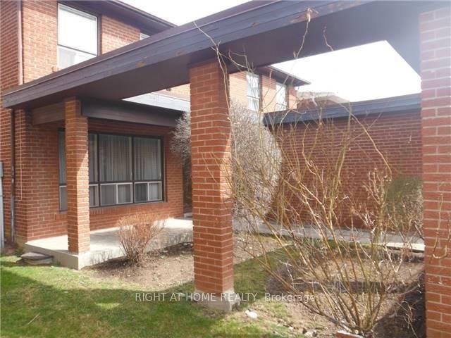 Photo 3 of 38 Clovercrest Road, North York, Don Valley Village — HOMEH