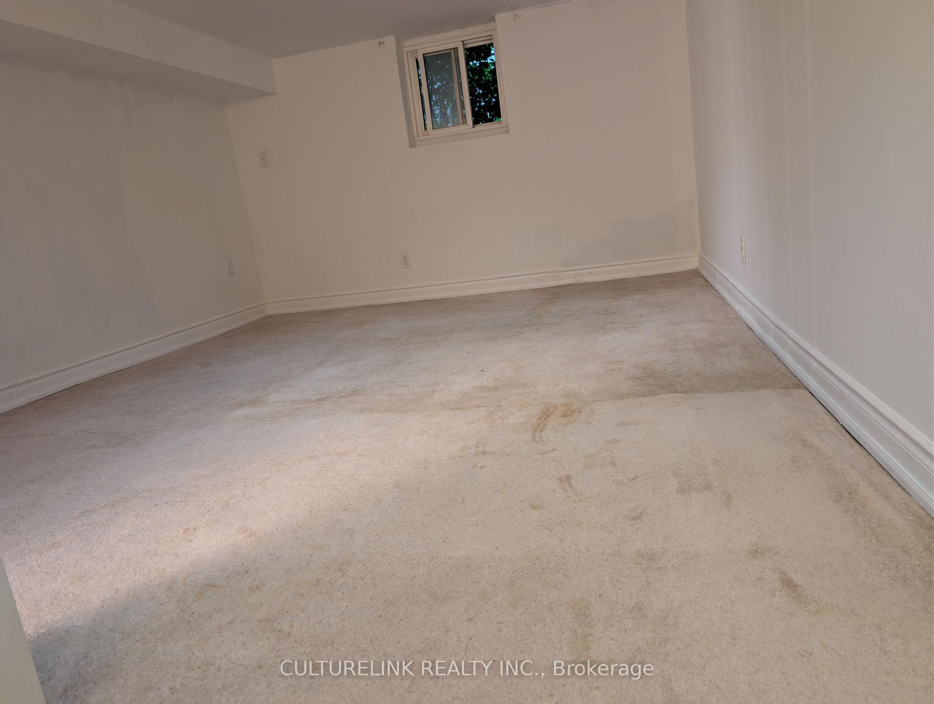 Photo 2 of Unit - Basement, 74 Steeles Avenue E, Markham, Grandview — HOMEH