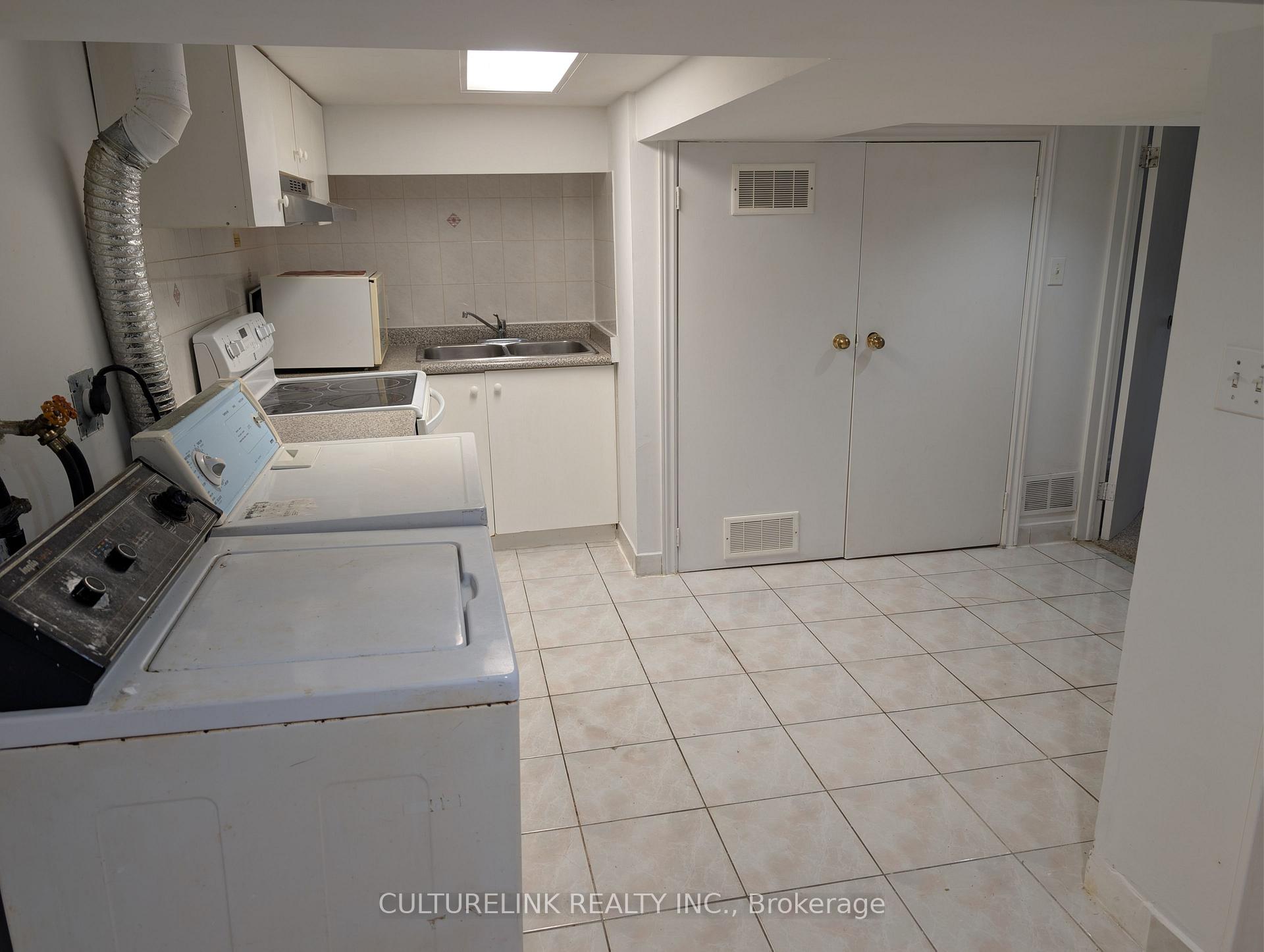 Photo 4 of Unit - Basement, 74 Steeles Avenue E, Markham, Grandview — HOMEH