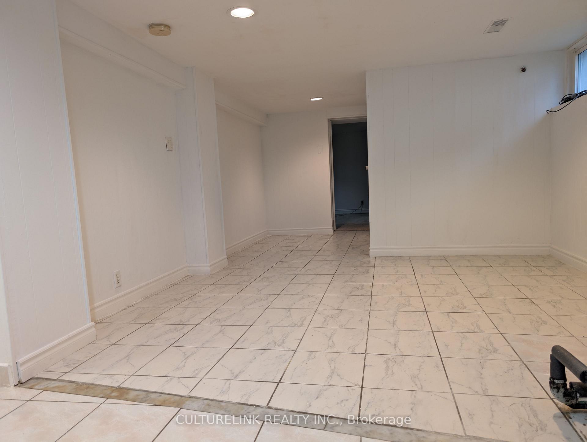 Photo 5 of Unit - Basement, 74 Steeles Avenue E, Markham, Grandview — HOMEH