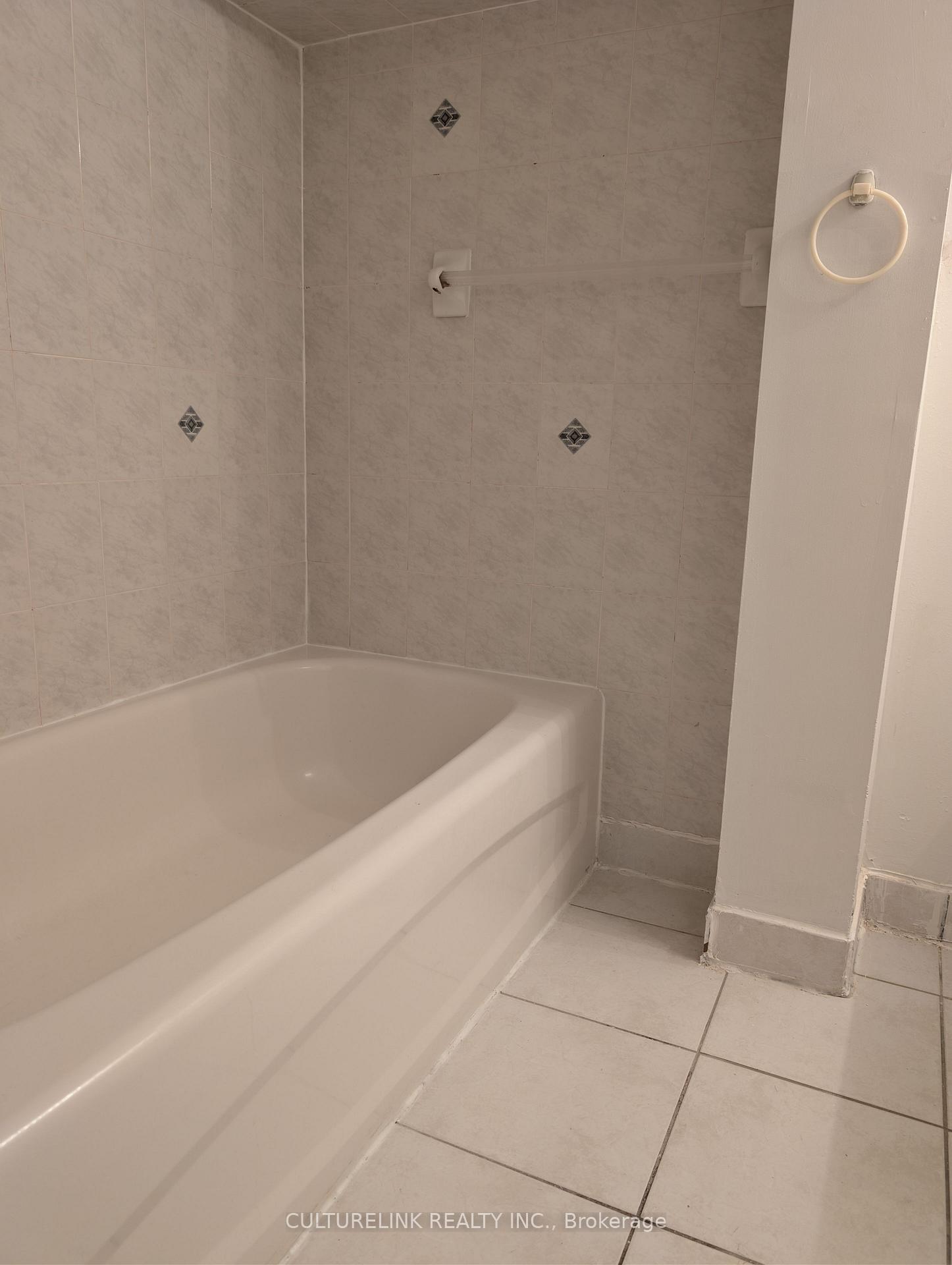 Photo 6 of Unit - Basement, 74 Steeles Avenue E, Markham, Grandview — HOMEH
