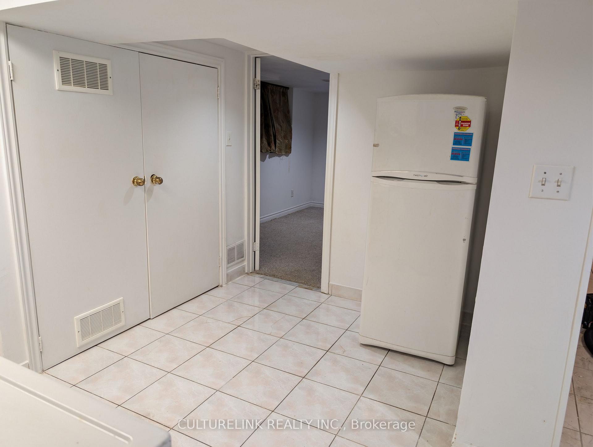 Photo 8 of Unit - Basement, 74 Steeles Avenue E, Markham, Grandview — HOMEH