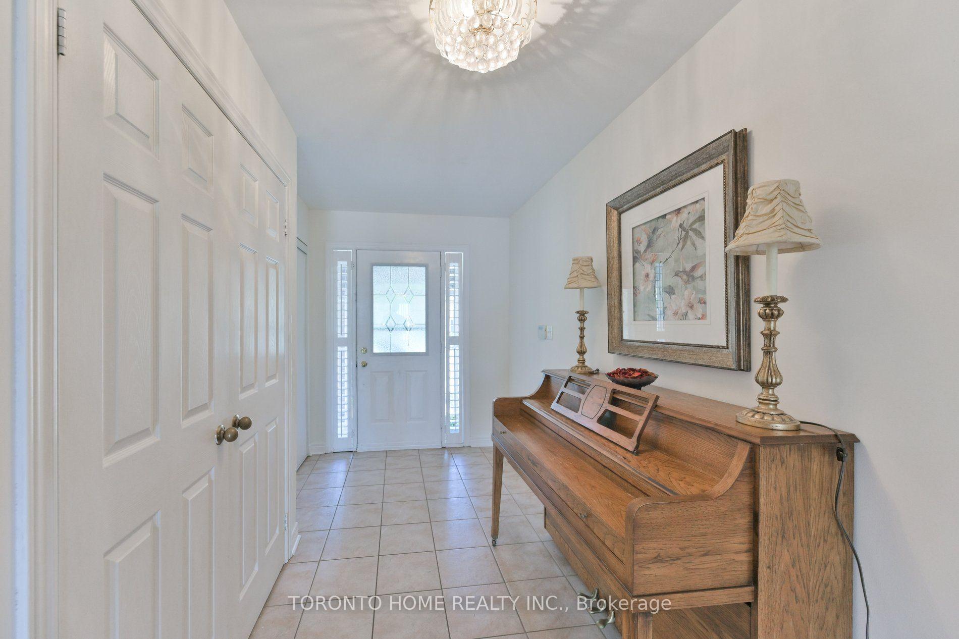 Photo 3 of 280 Monte Carlo Drive, Vaughan, Sonoma Heights — HOMEH