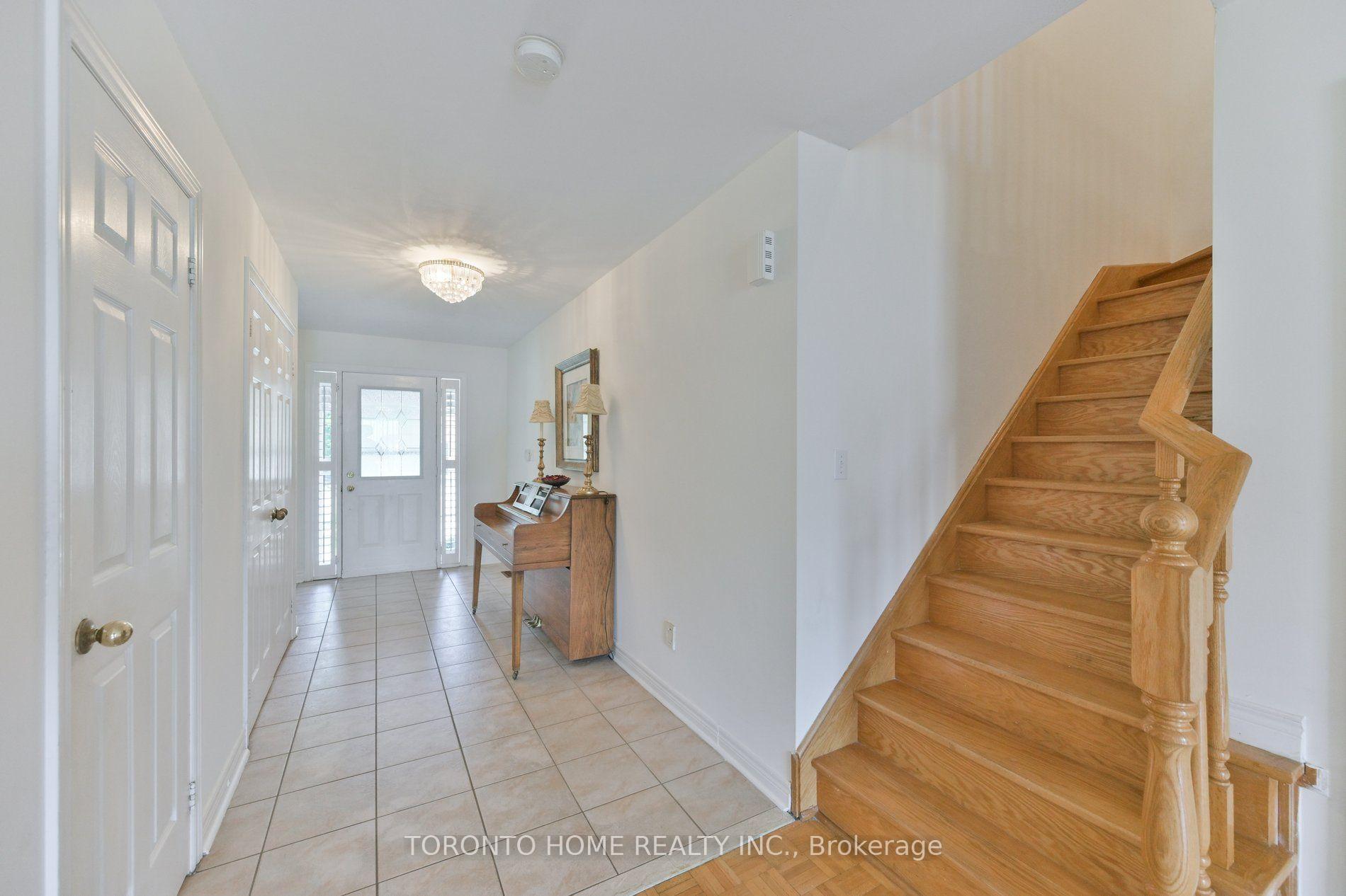 Photo 5 of 280 Monte Carlo Drive, Vaughan, Sonoma Heights — HOMEH