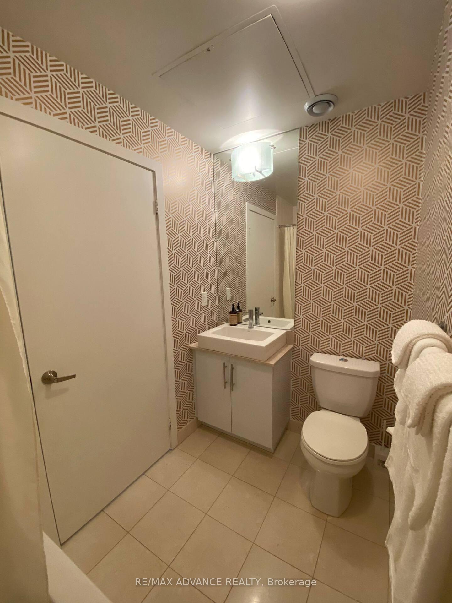 Photo 6 of Unit 3603, 65 Bremner Boulevard, Toronto, Waterfront Communities — HOMEH