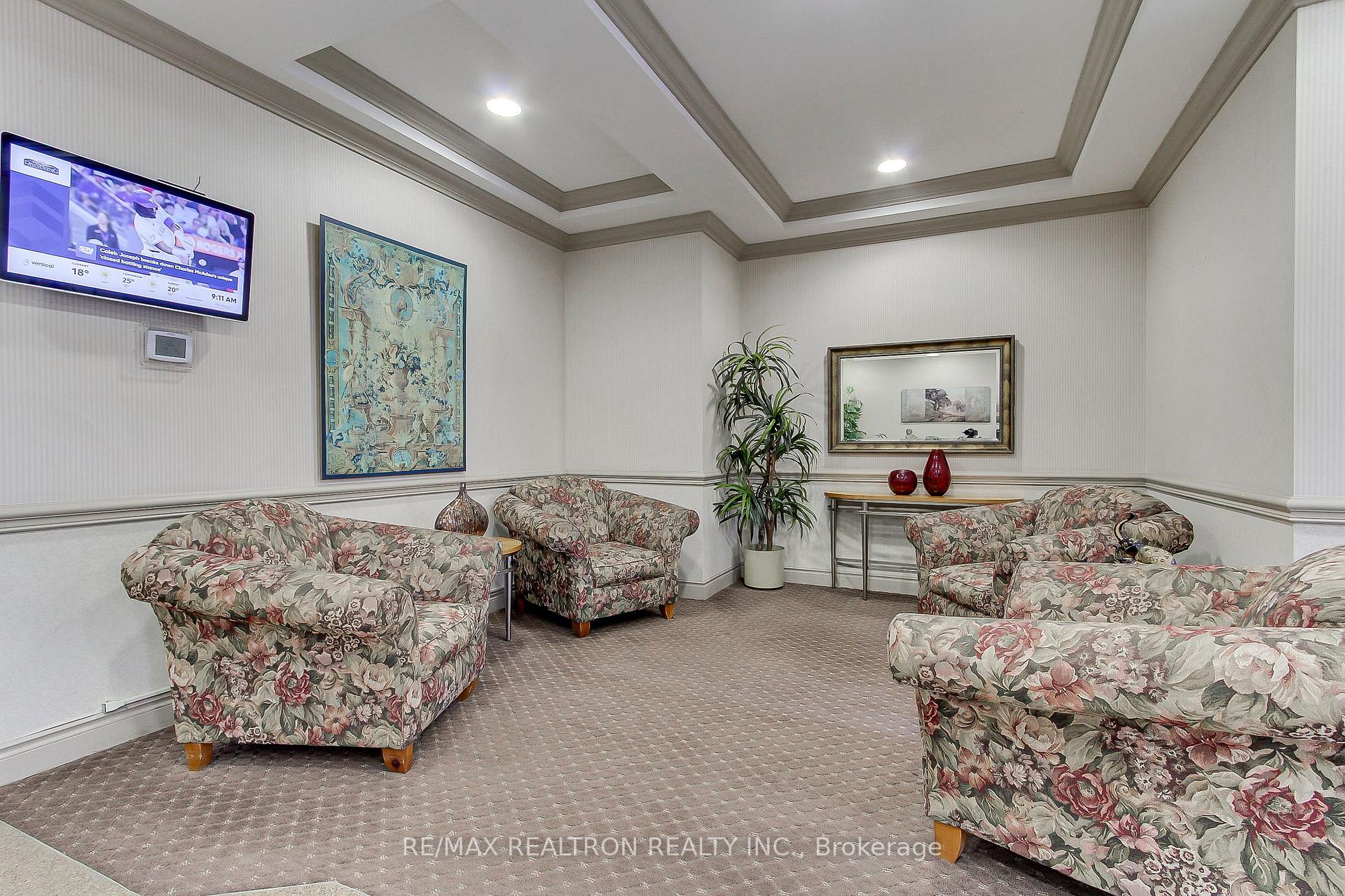 Photo 10 of Unit 207, 3 Dayspring Circle, Brampton, Goreway Drive Corridor — HOMEH