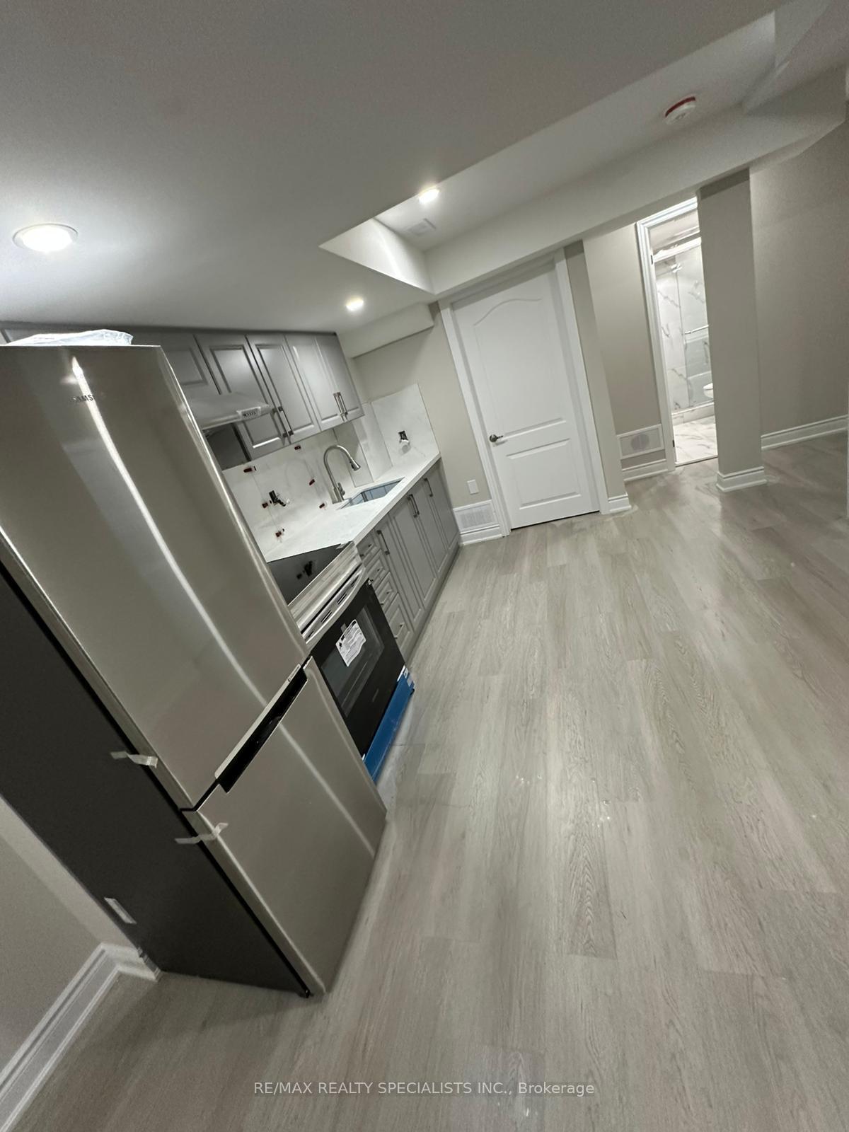 Photo 3 of 10 Bramacre Court, Brampton, Northwest Sandalwood Parkway — HOMEH