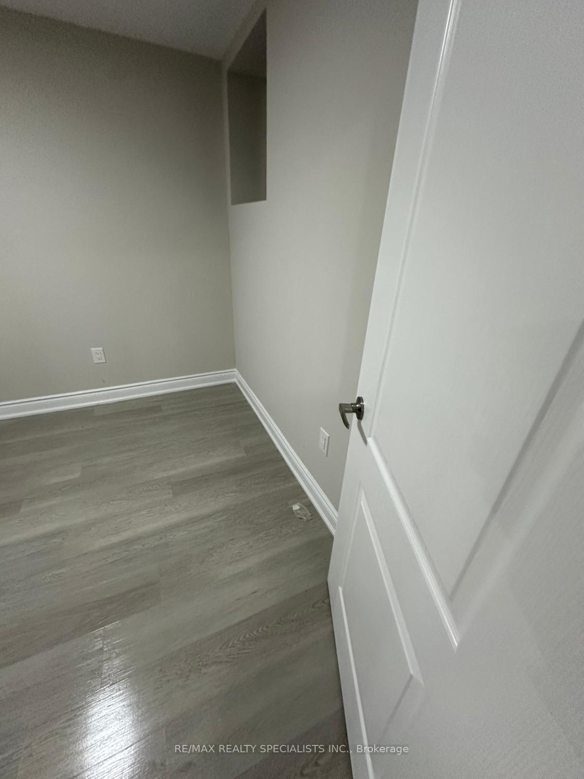 Photo 6 of 10 Bramacre Court, Brampton, Northwest Sandalwood Parkway — HOMEH