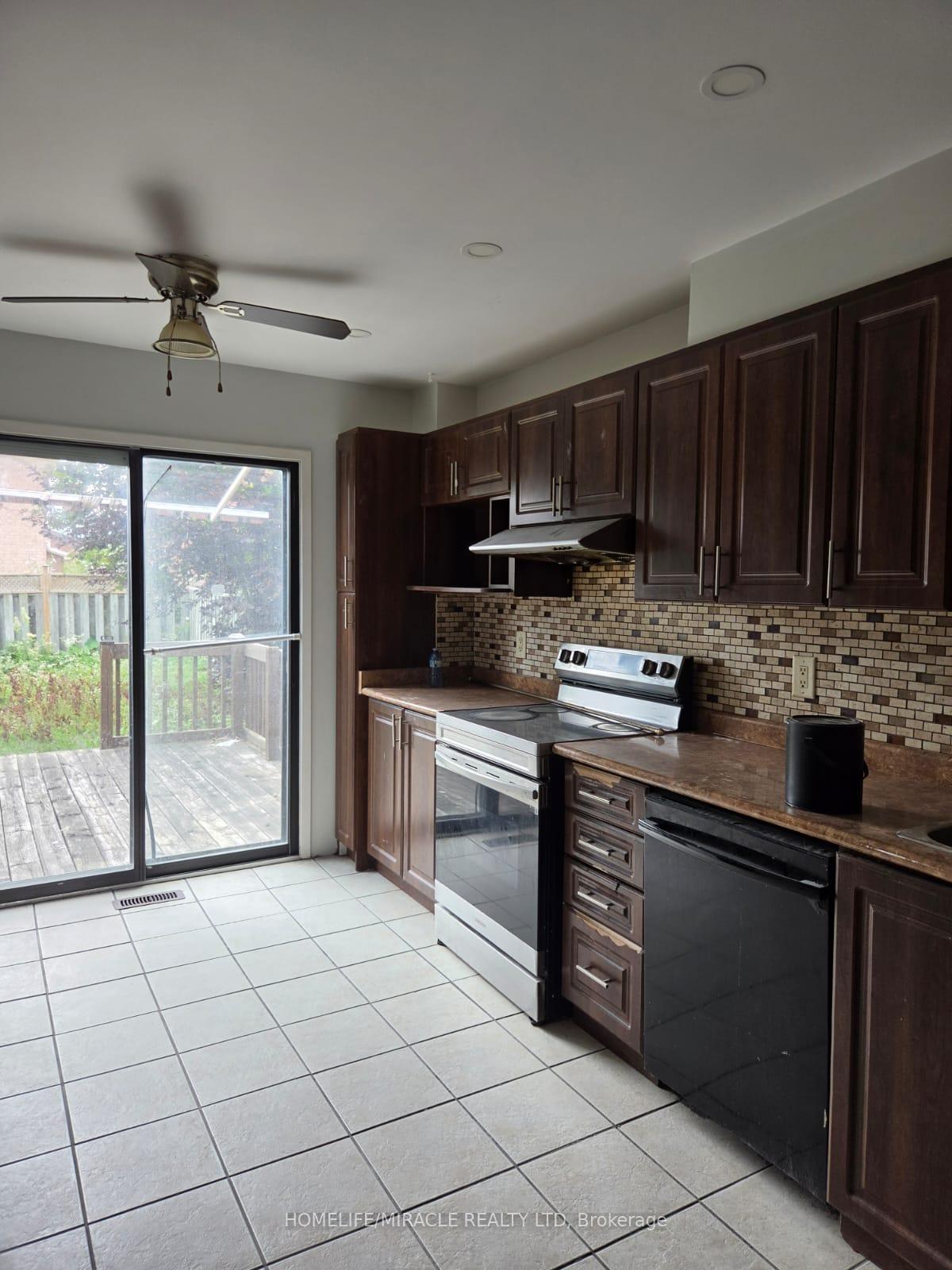 Photo 3 of 18 Beisel Court, Brampton, Heart Lake West — HOMEH