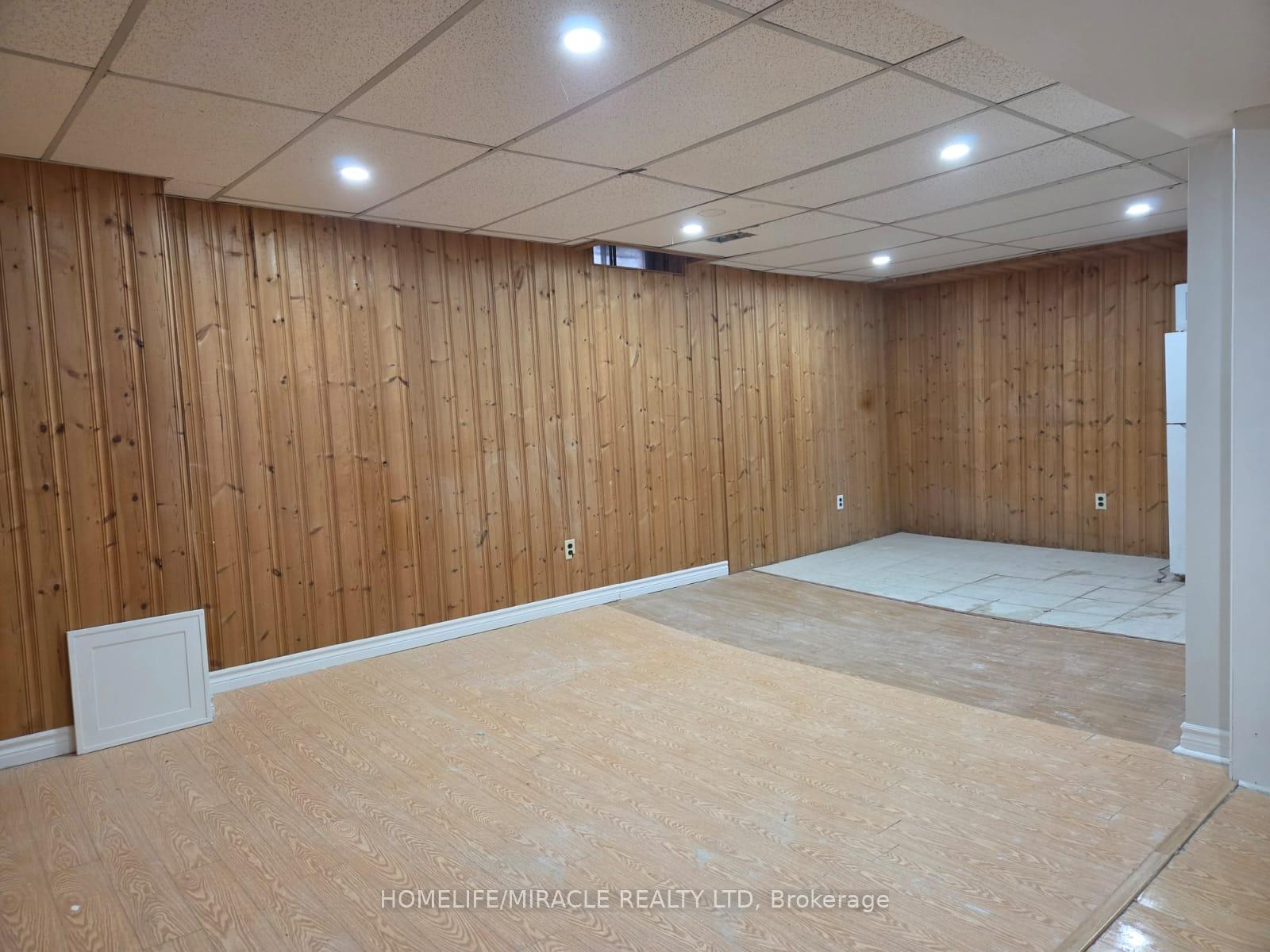 Photo 6 of 18 Beisel Court, Brampton, Heart Lake West — HOMEH