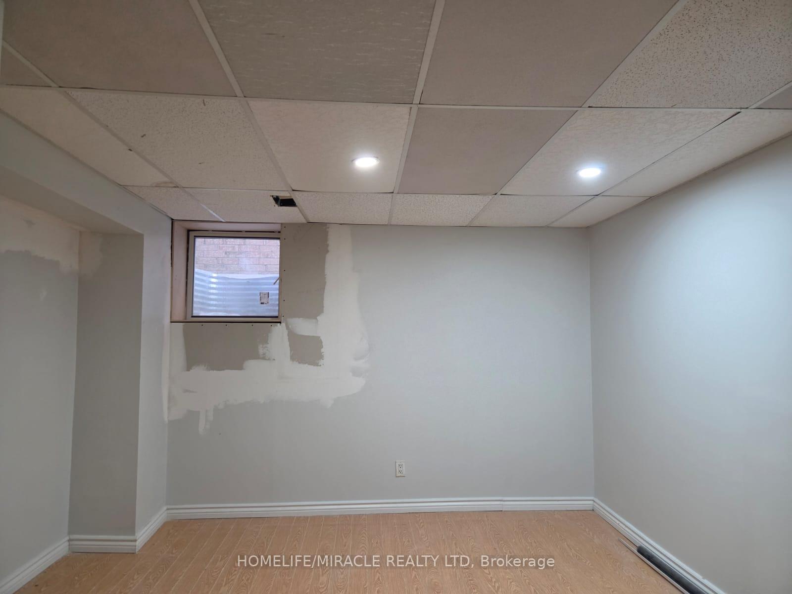 Photo 10 of 18 Beisel Court, Brampton, Heart Lake West — HOMEH
