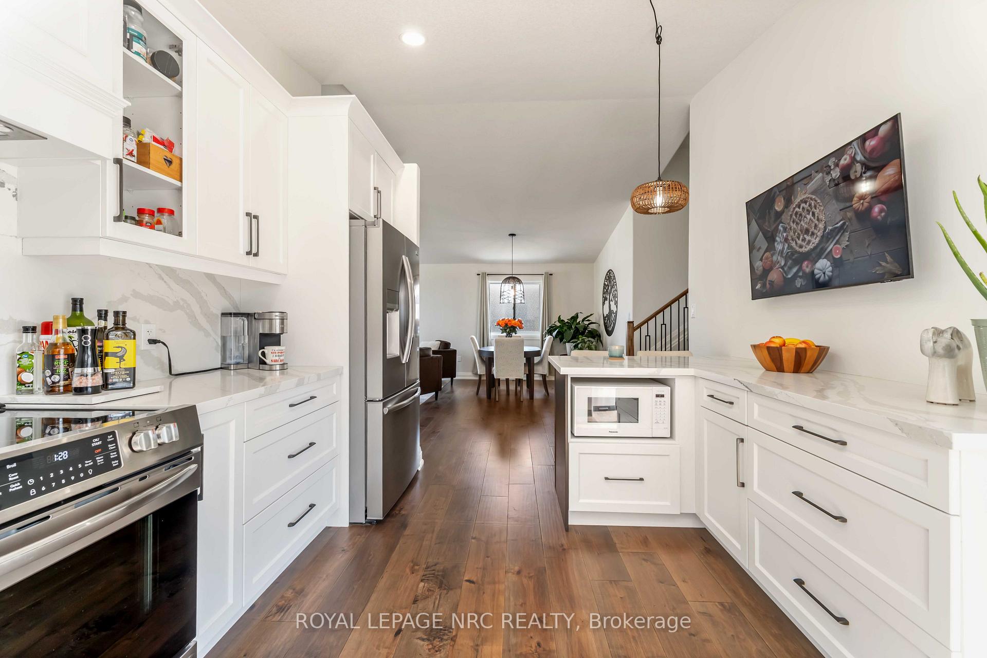 Photo 15 of 3680 Weinbrenner Road, Niagara Falls, Chippawa — HOMEH