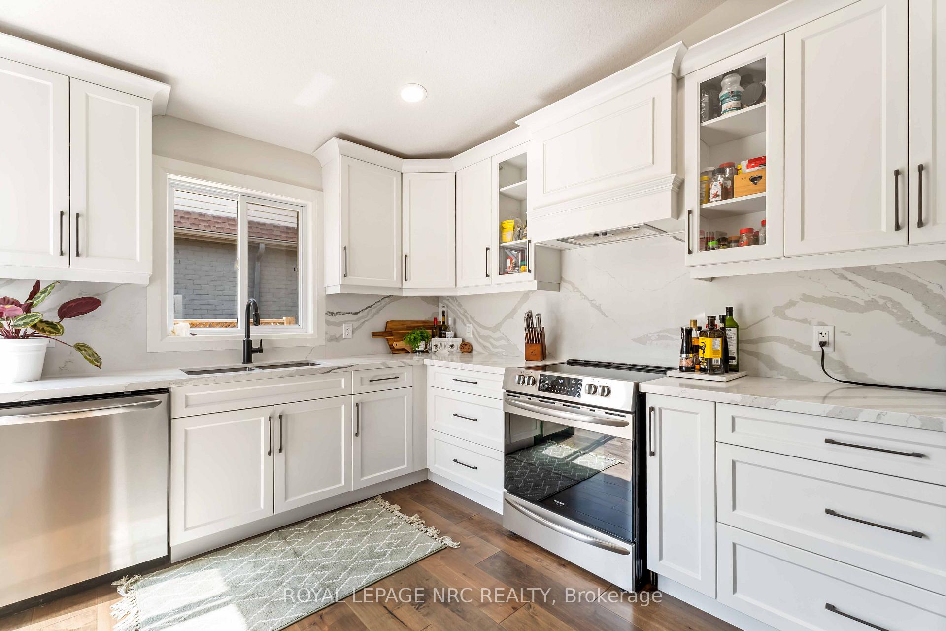 Photo 16 of 3680 Weinbrenner Road, Niagara Falls, Chippawa — HOMEH