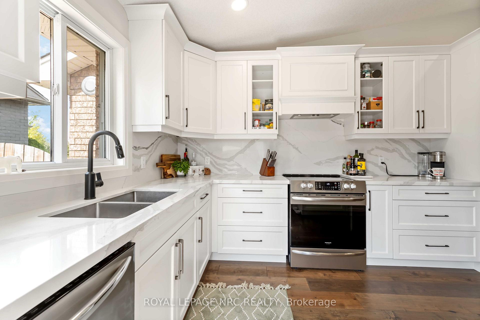 Photo 17 of 3680 Weinbrenner Road, Niagara Falls, Chippawa — HOMEH