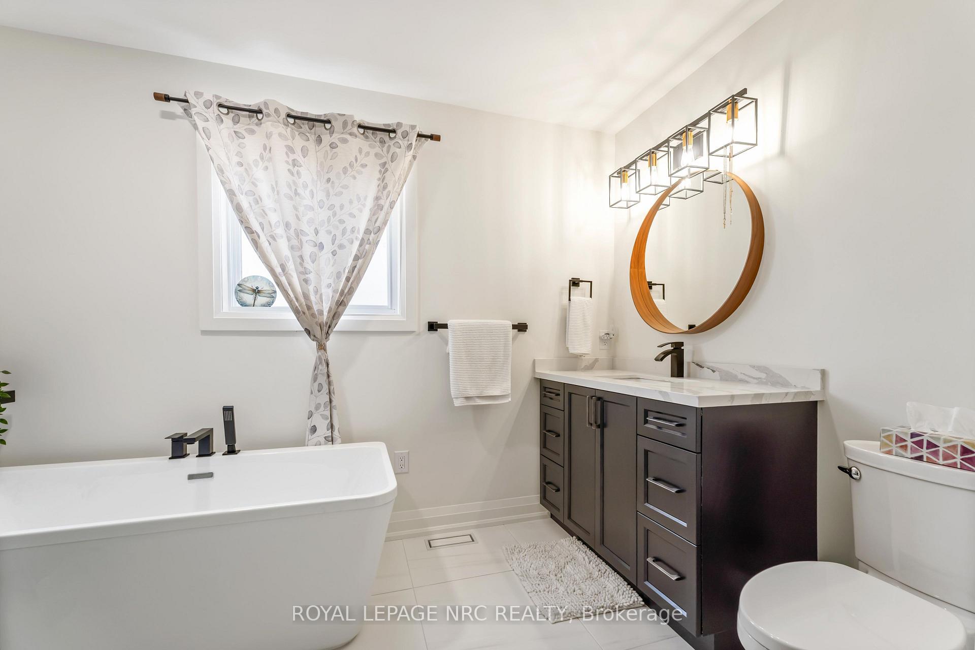 Photo 21 of 3680 Weinbrenner Road, Niagara Falls, Chippawa — HOMEH