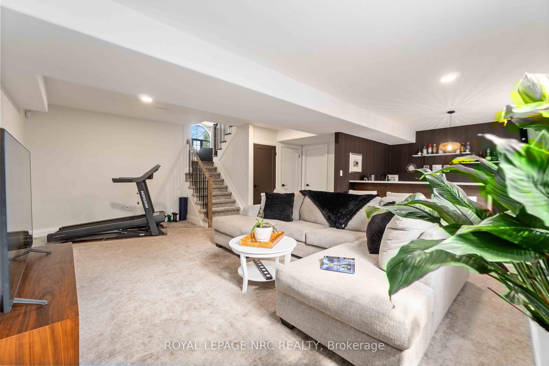 Photo 29 of 3680 Weinbrenner Road, Niagara Falls, Chippawa — HOMEH
