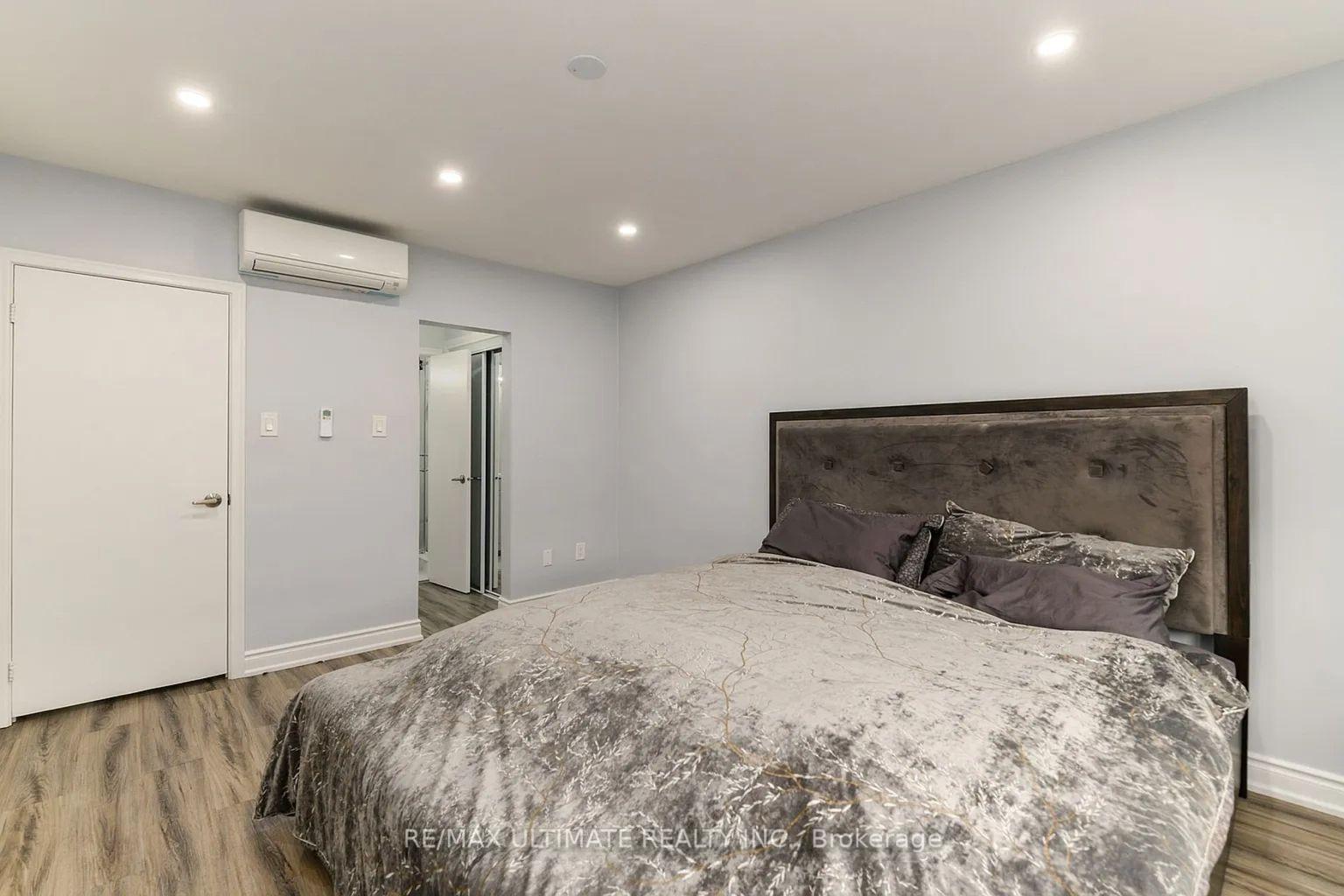 Photo 8 of Unit 2, 749 Marlee Avenue, North York, Yorkdale-Glen Park — HOMEH