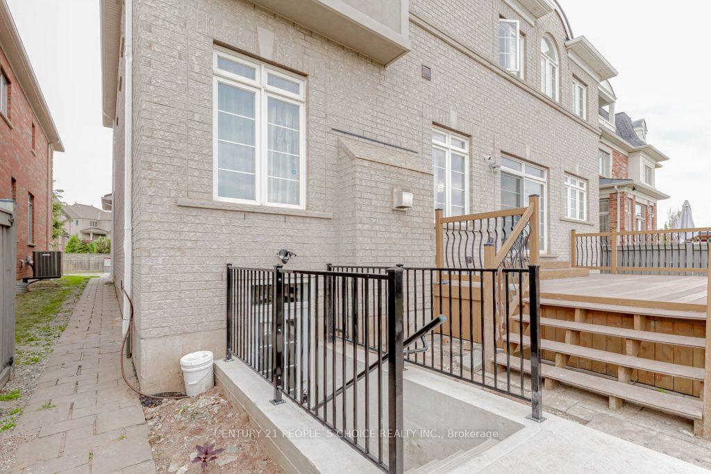 Photo 5 of Unit Lower, 4 Cachet Court, Brampton, Credit Valley — HOMEH