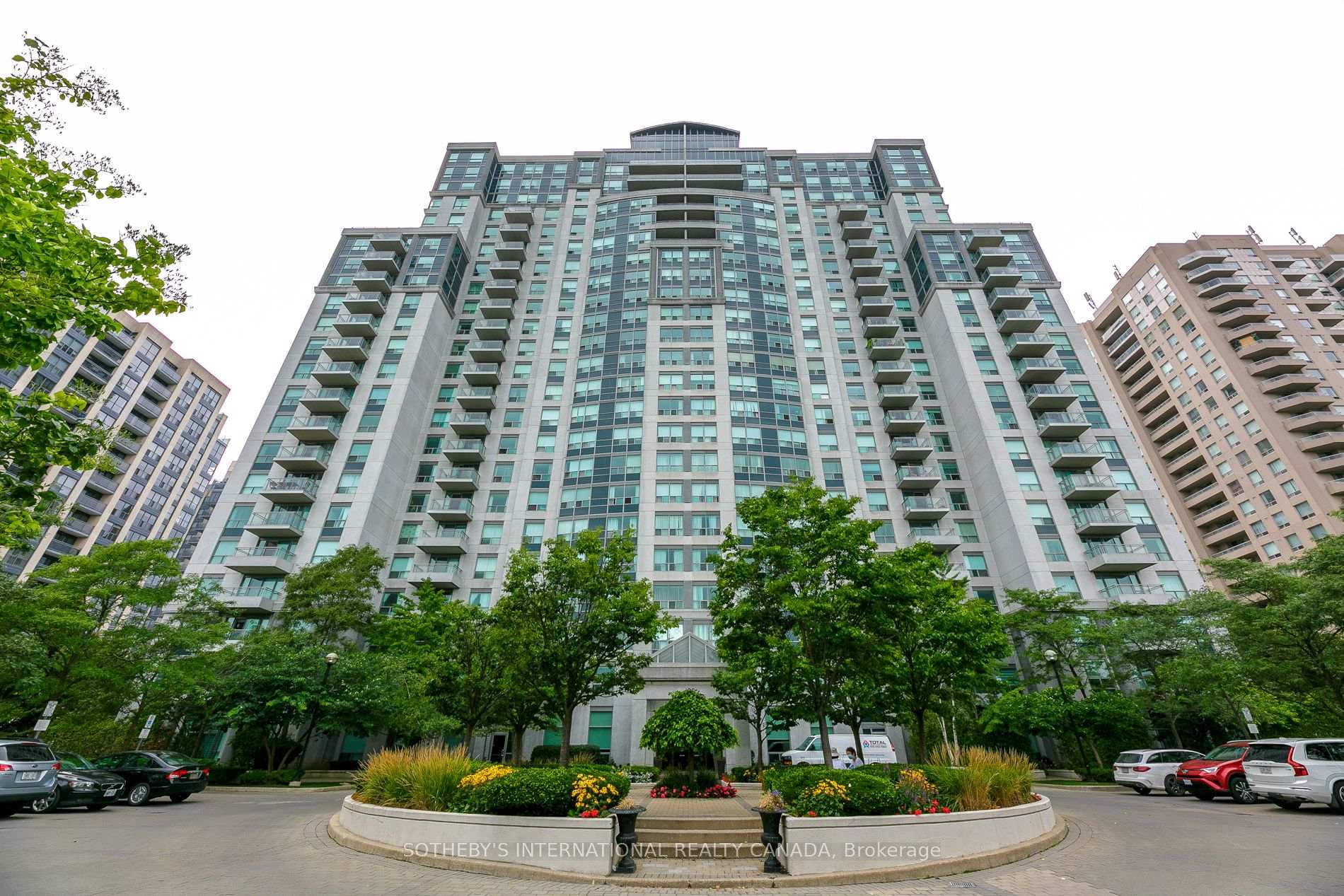 Front of Unit 214, 188 Doris Avenue