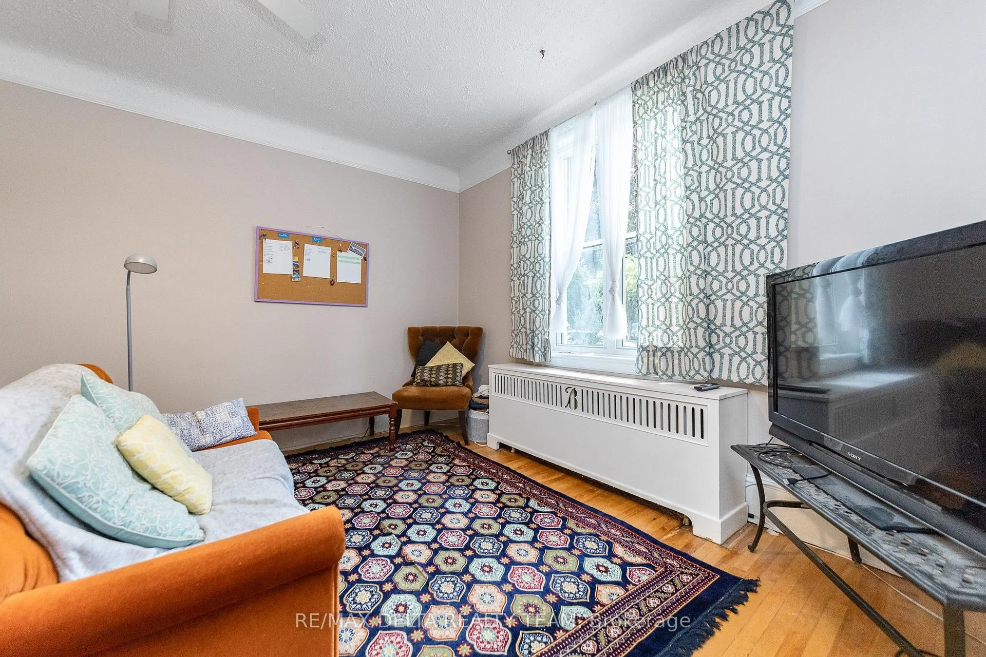 Photo 4 of Unit A, 192 Stanley Avenue, Ottawa, New Edinburgh — HOMEH