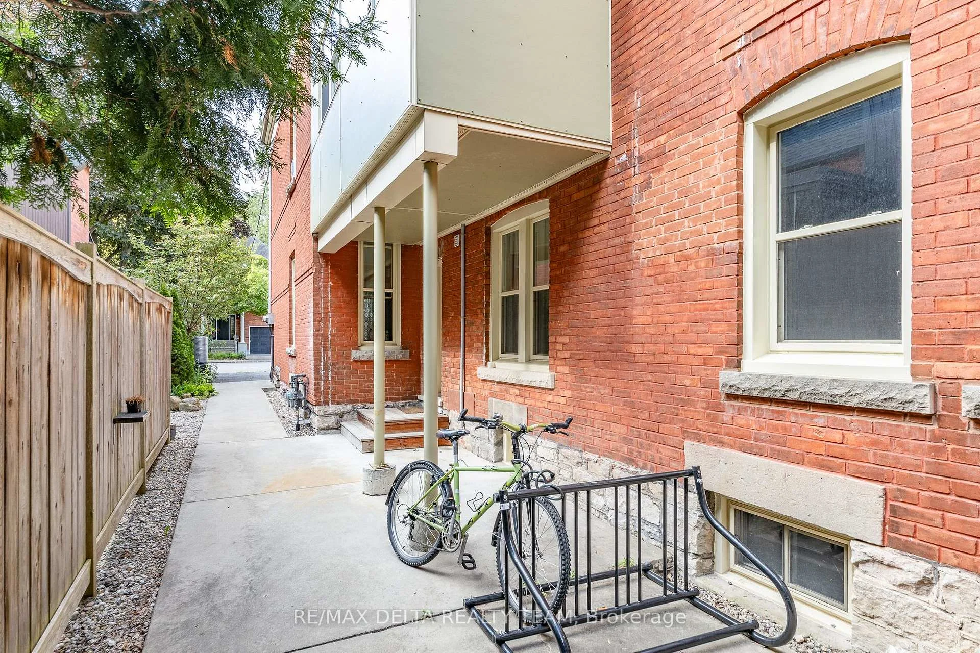 Photo 20 of Unit A, 192 Stanley Avenue, Ottawa, New Edinburgh — HOMEH