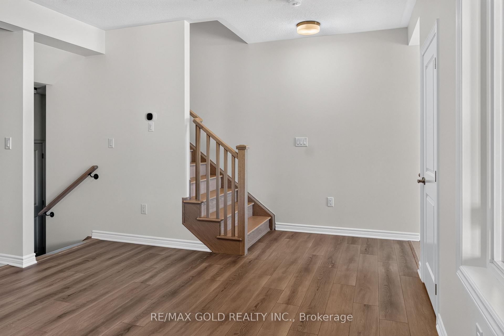 Photo 5 of 32 Twinflower Way, Brampton, Northwest Brampton — HOMEH