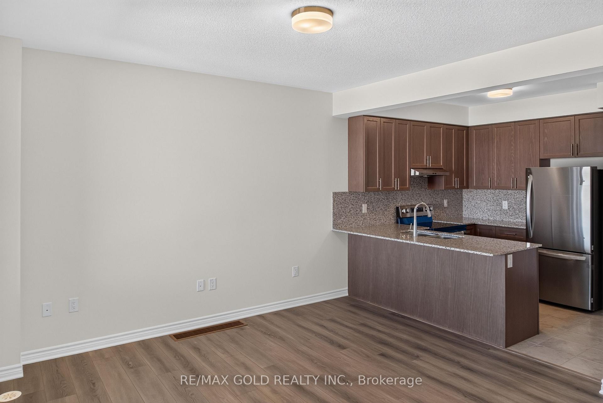 Photo 6 of 32 Twinflower Way, Brampton, Northwest Brampton — HOMEH