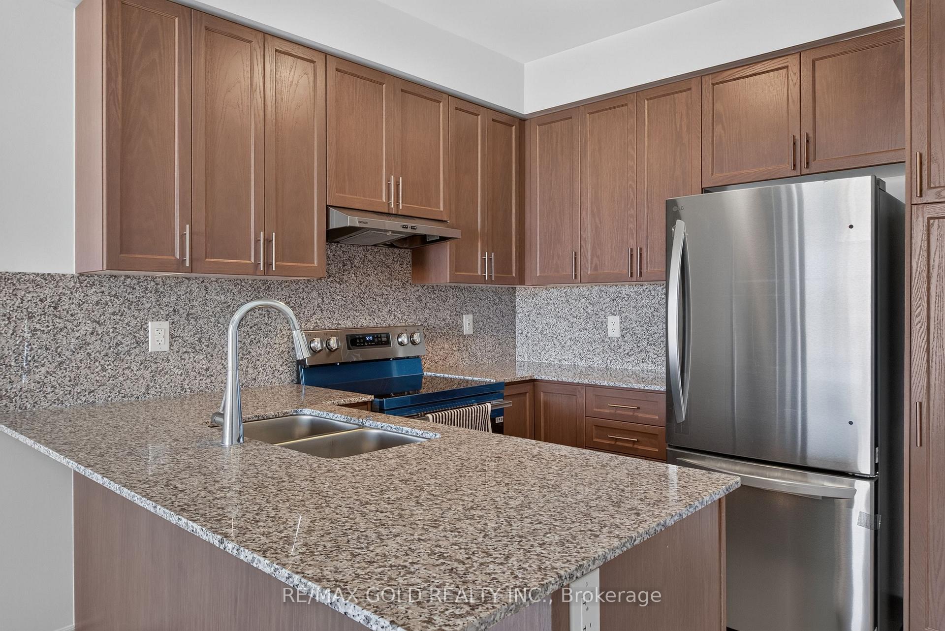 Photo 7 of 32 Twinflower Way, Brampton, Northwest Brampton — HOMEH