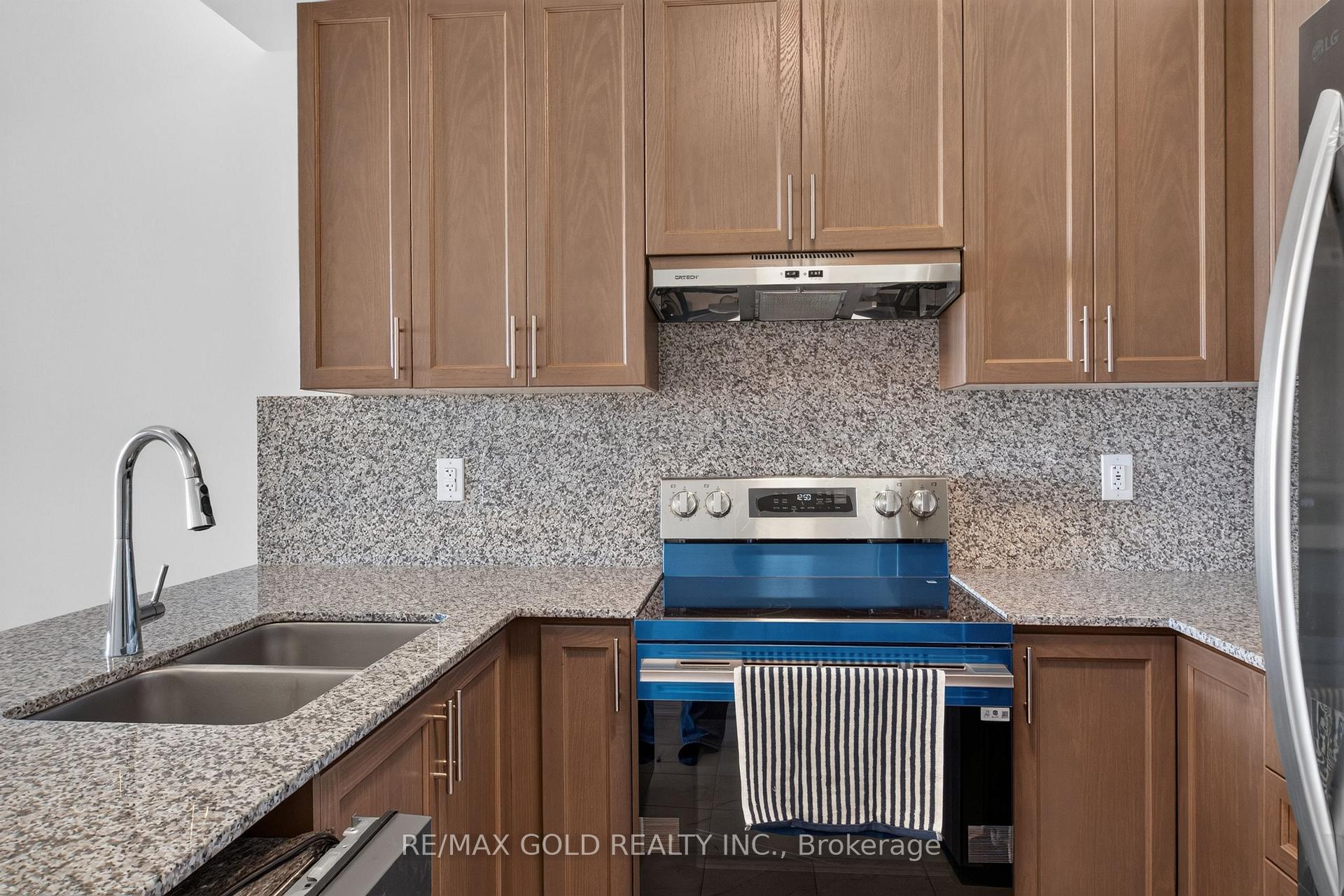 Photo 8 of 32 Twinflower Way, Brampton, Northwest Brampton — HOMEH
